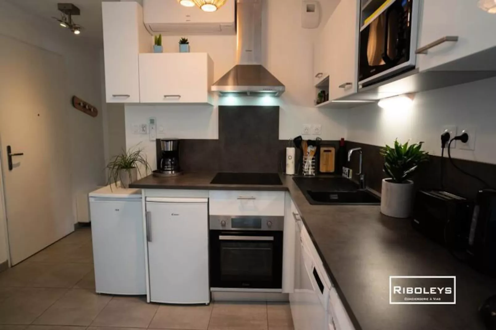 T2 Climatis&eacute; Avec Wifi Et Piscine-Image-tags.