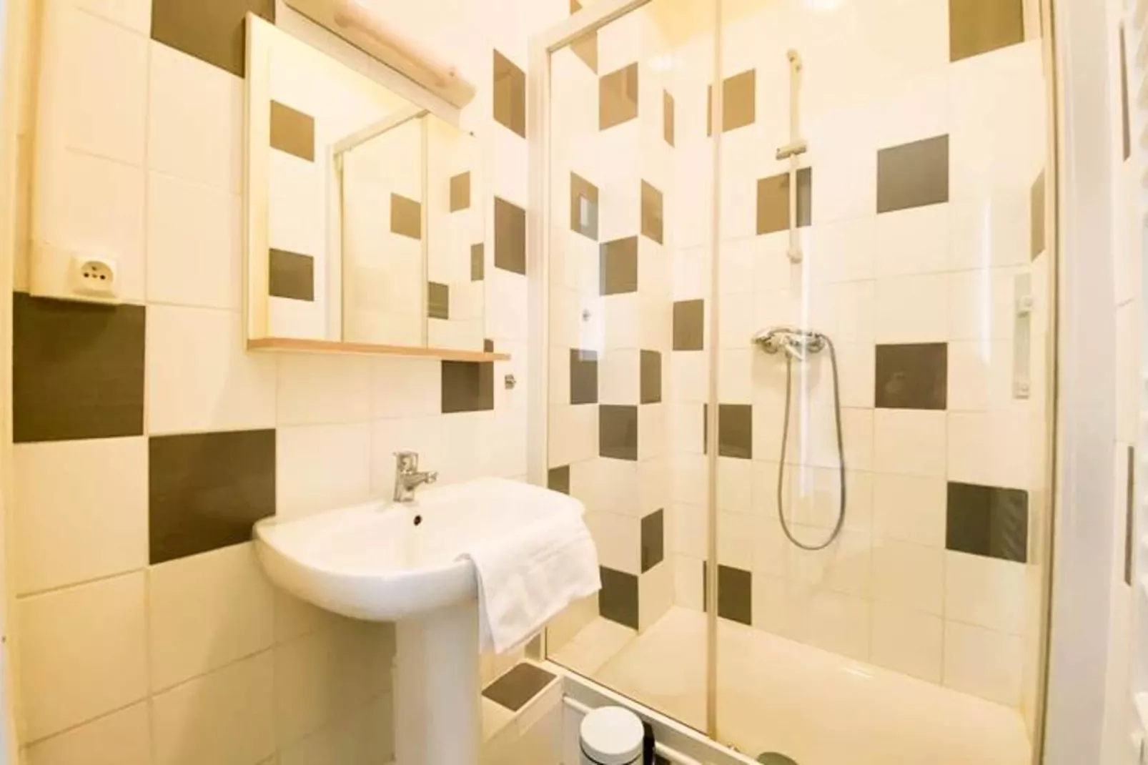 Le Berri'appart | T3 Tout &eacute;quip&eacute; | Tramway, Gare 🚡-Badkamer