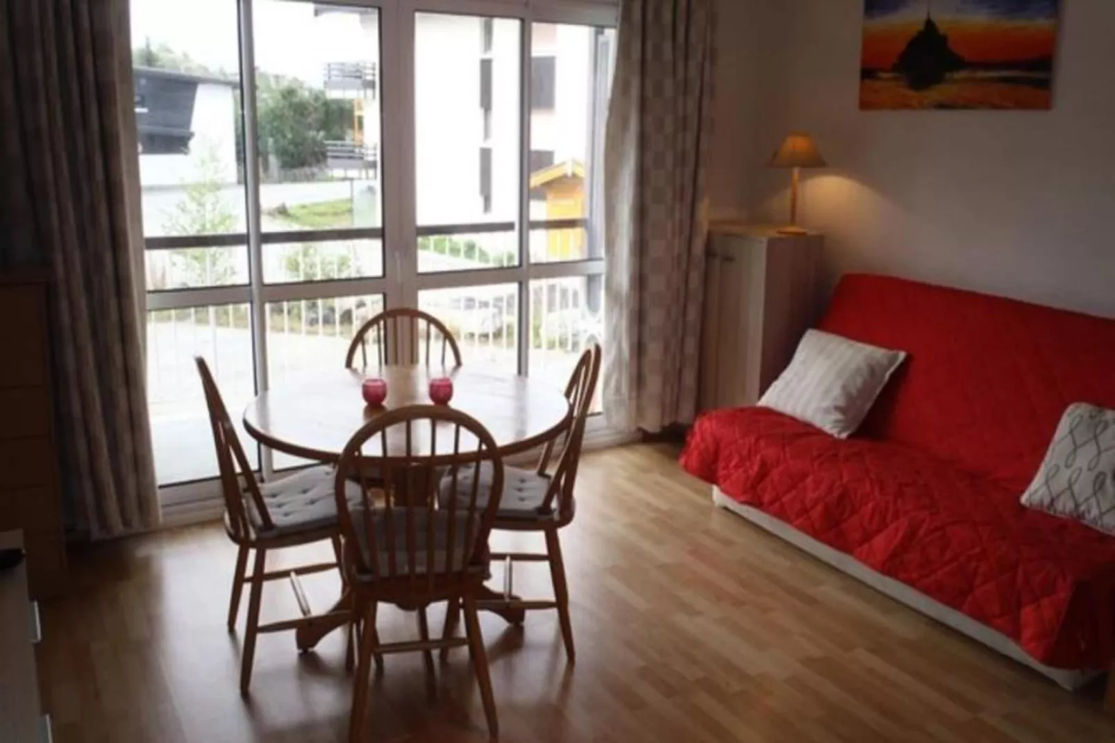 Résidence Choucas-Buitenkant zomer