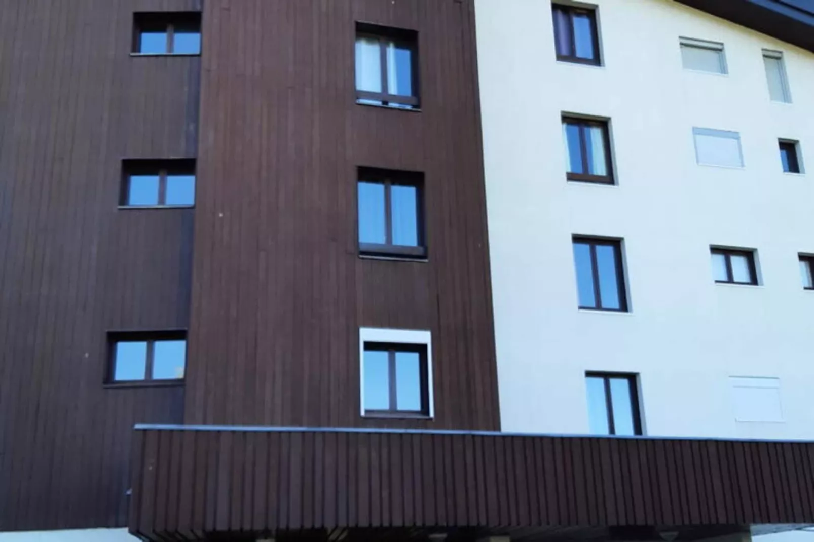 Résidence Prapelier-Buitenkant zomer