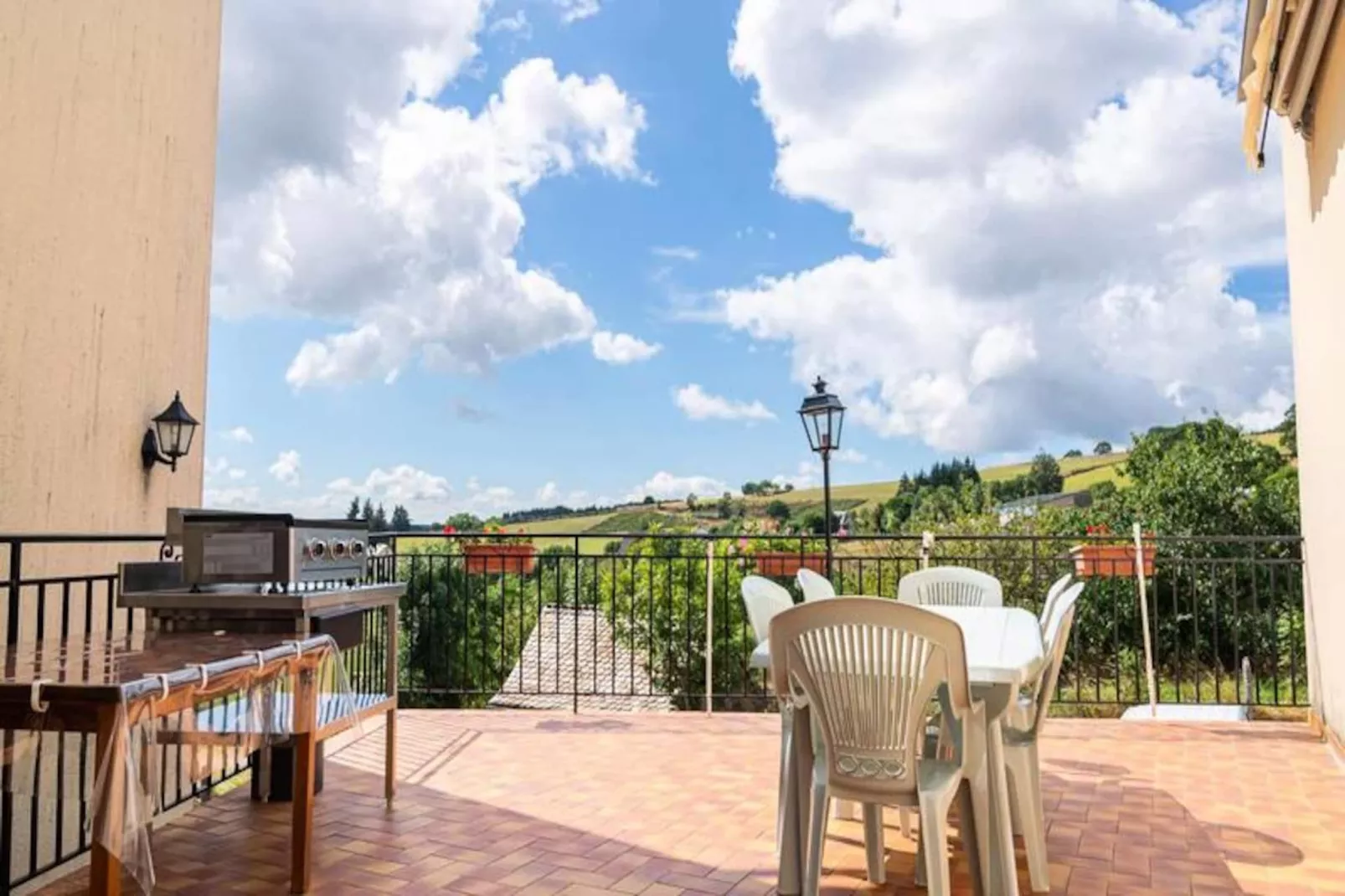 Gîte de France Bon aubrac pour 12 personnes 2 épis-Image-tags.