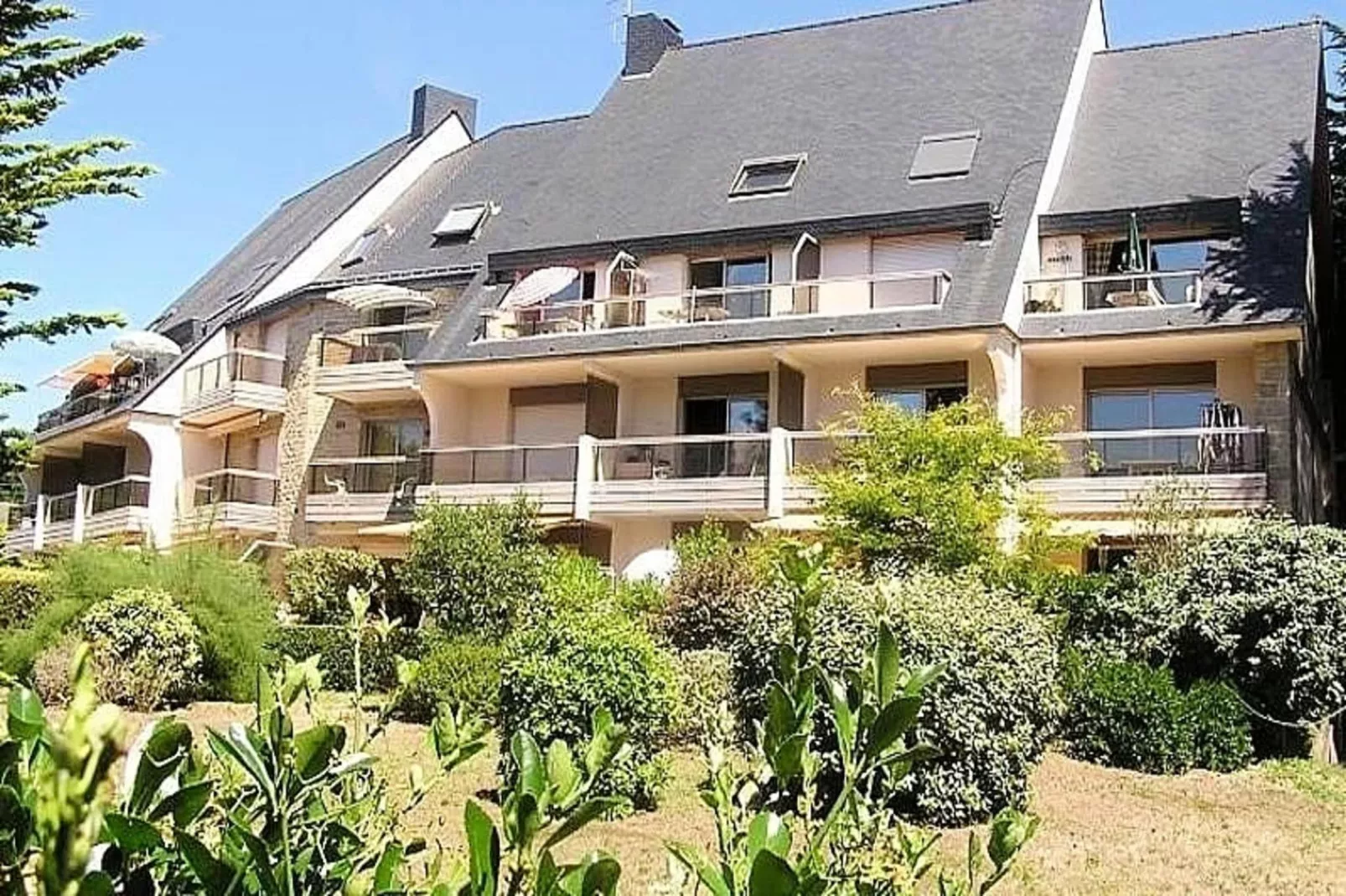 Résidence Bois D'amour-Buitenkant zomer