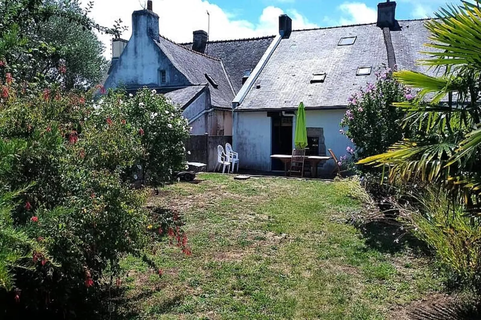 Résidence Liz-sarzeau-Buitenkant zomer