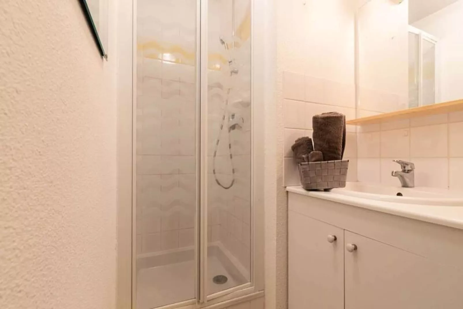 Résidence Montsegu-Badkamer