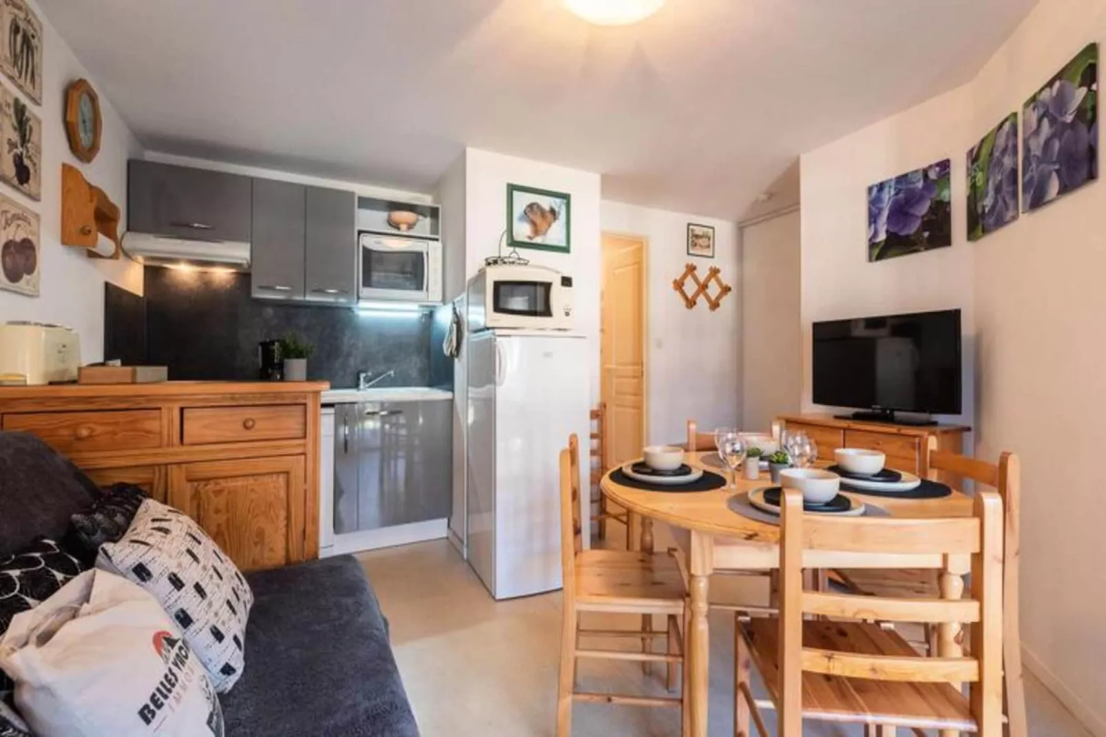 Résidence Arches D'aure B-Eetkamer