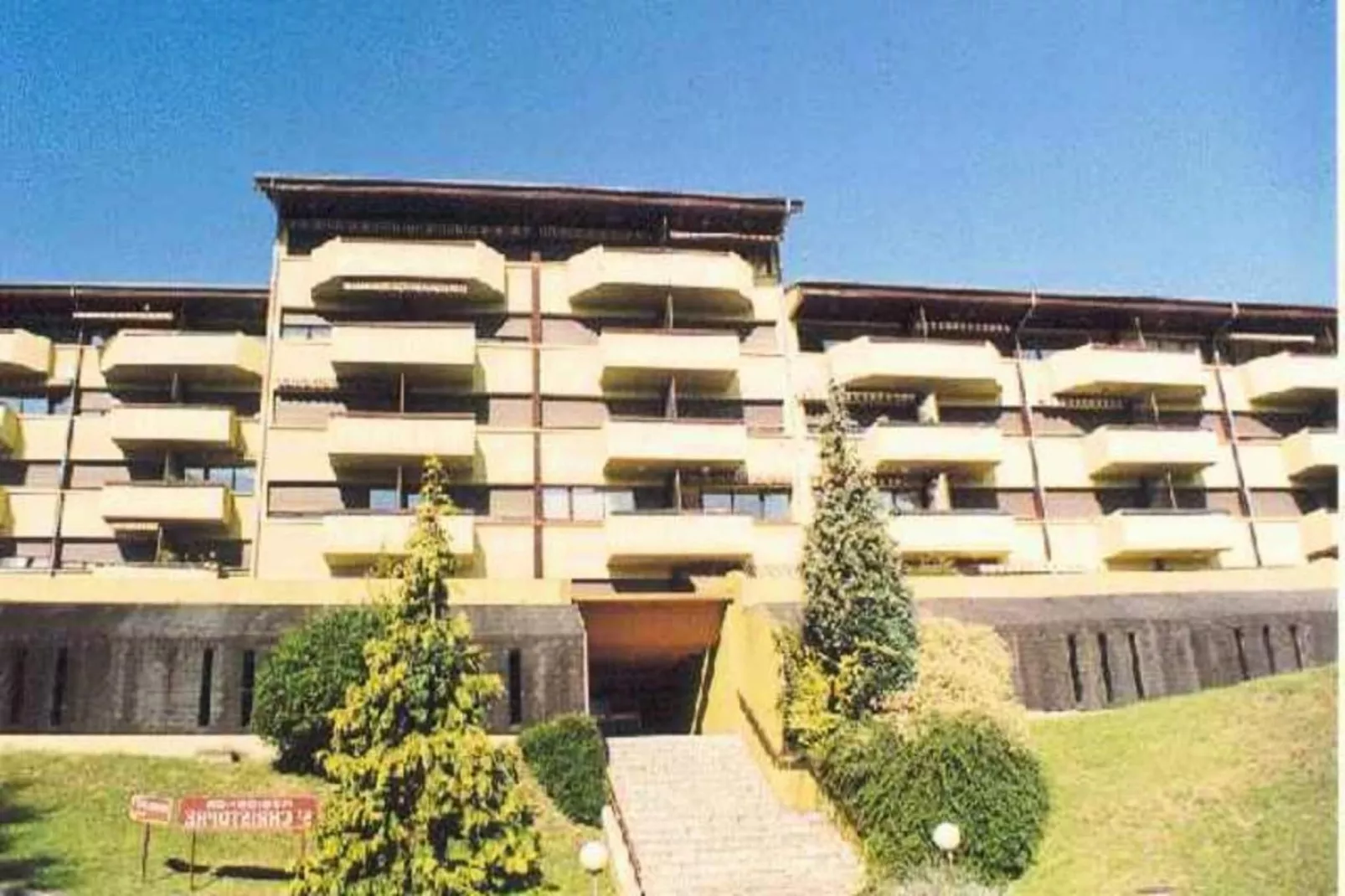 Résidence Saint Christophe-Buitenkant zomer