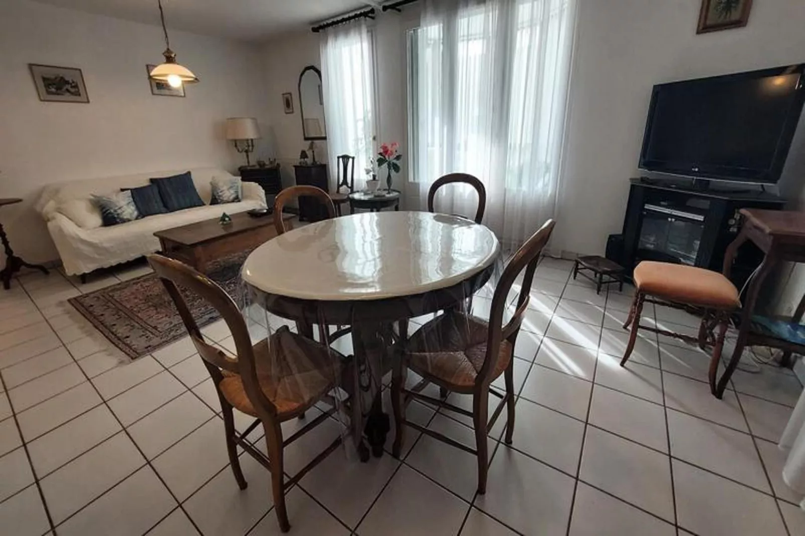 Résidence La Cerisaie-Eetkamer