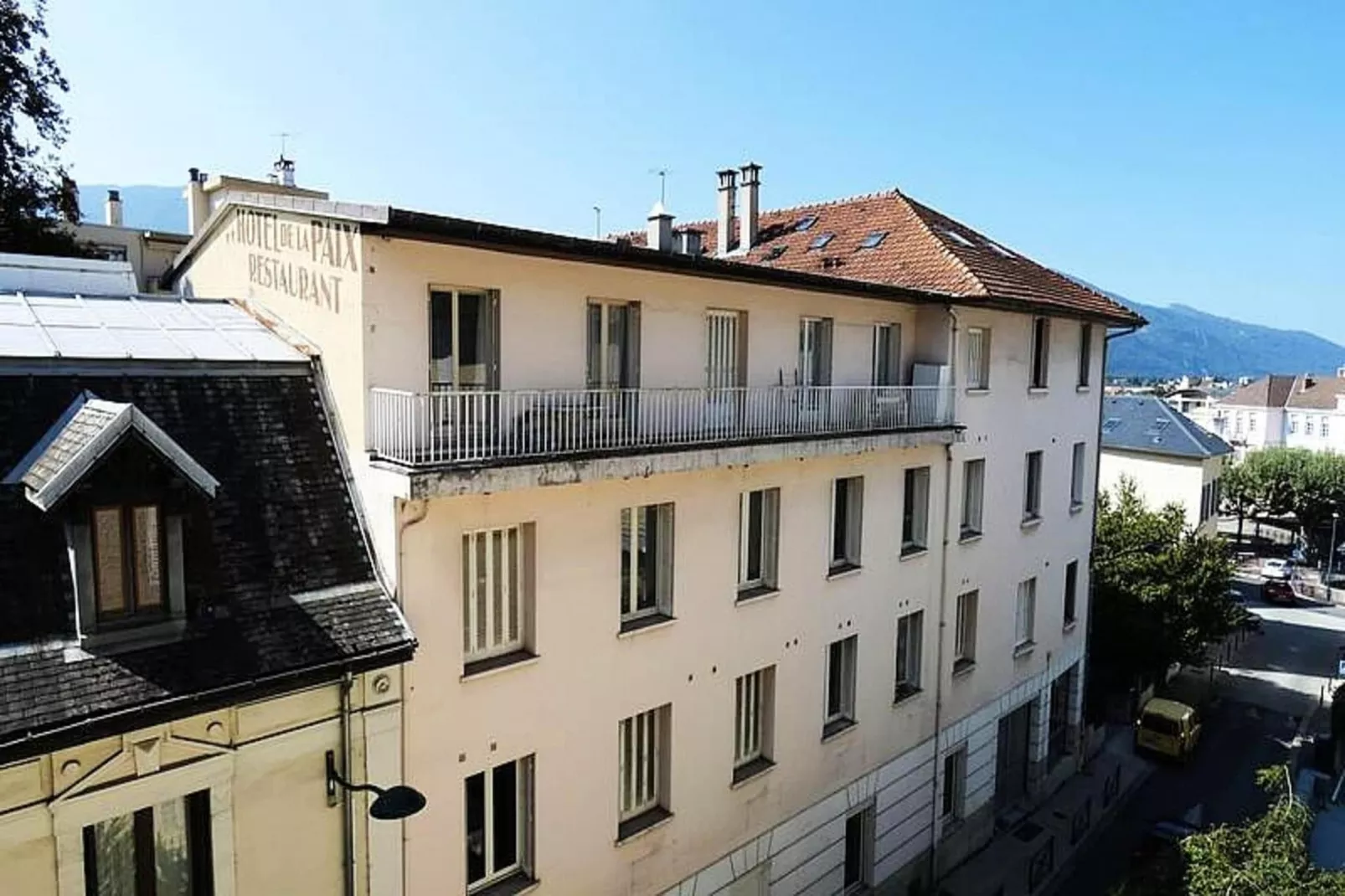 Résidence Le Juturna-Buitenkant zomer