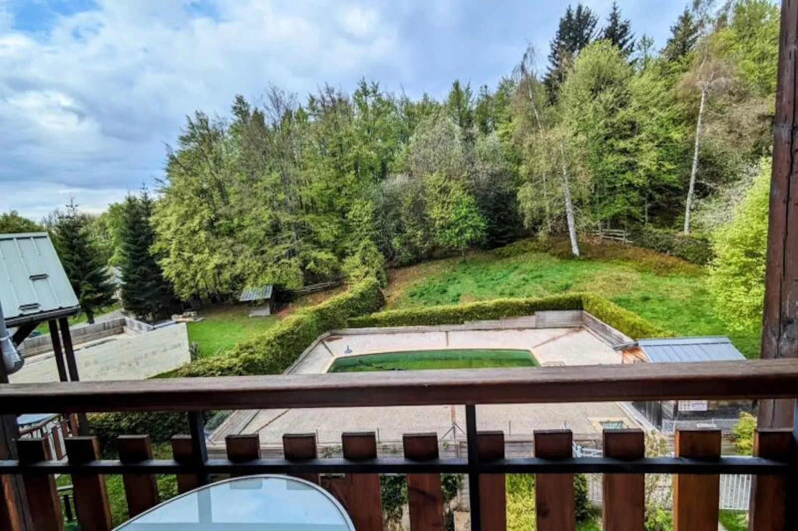 Au Centre De La Station, 6 Personnes-Image-tags.