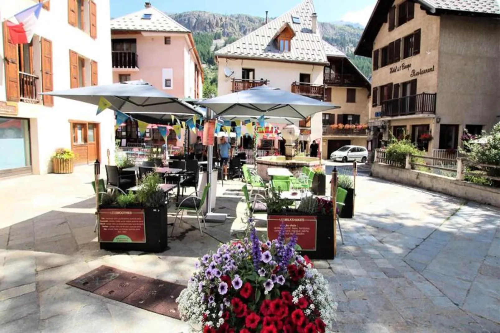 Résidence Aiguille Grive Bat I - Buitenkant zomer