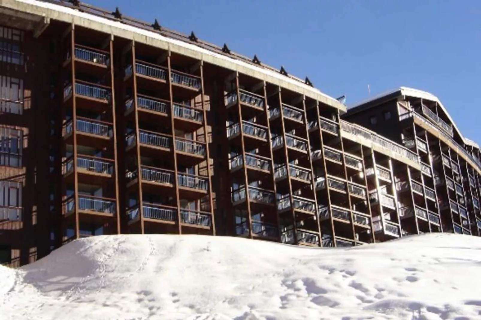 Résidence Bequi-rouge - Buitenkant zomer