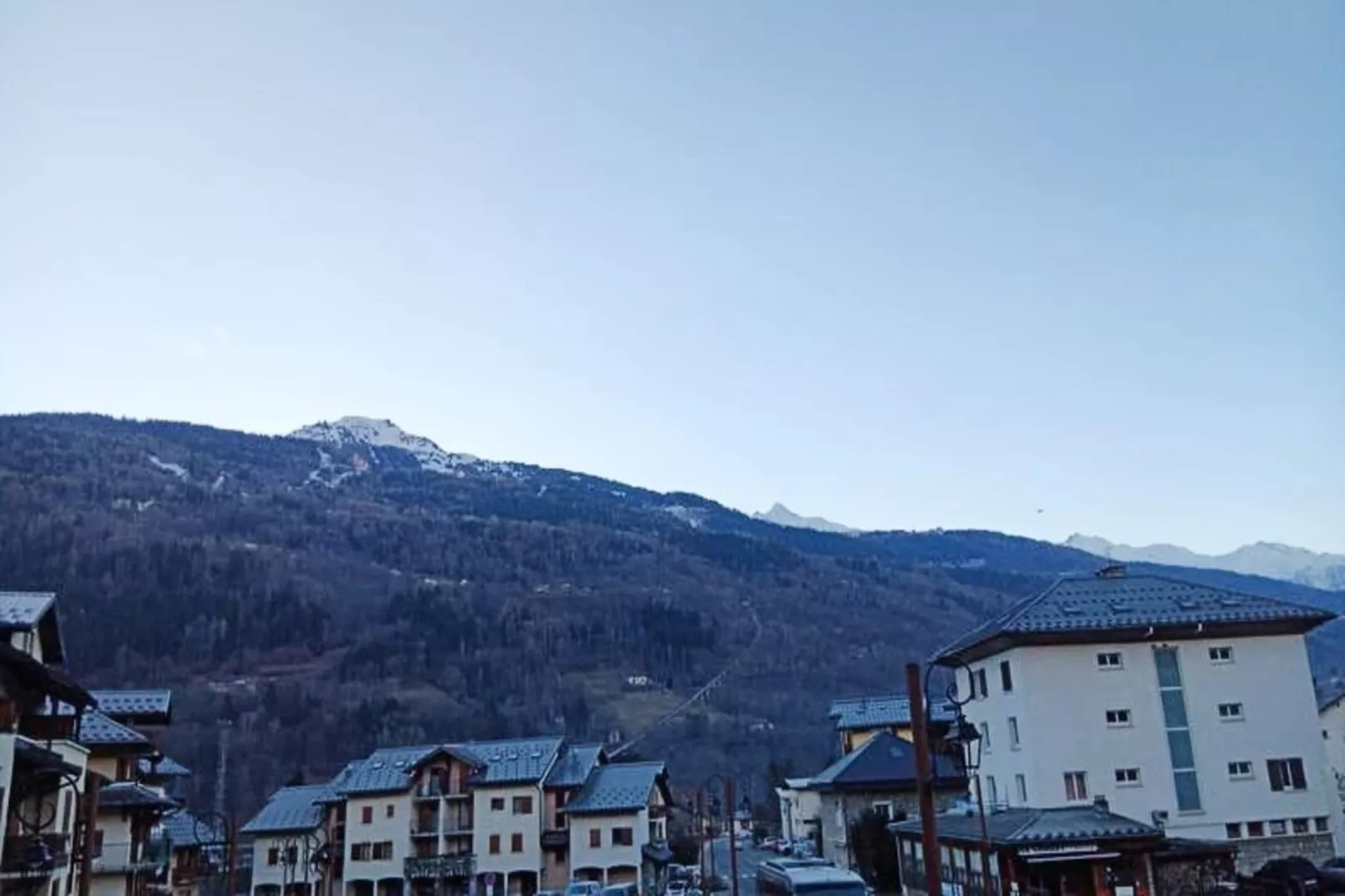Résidence Le Bergentrum-Buitenkant zomer
