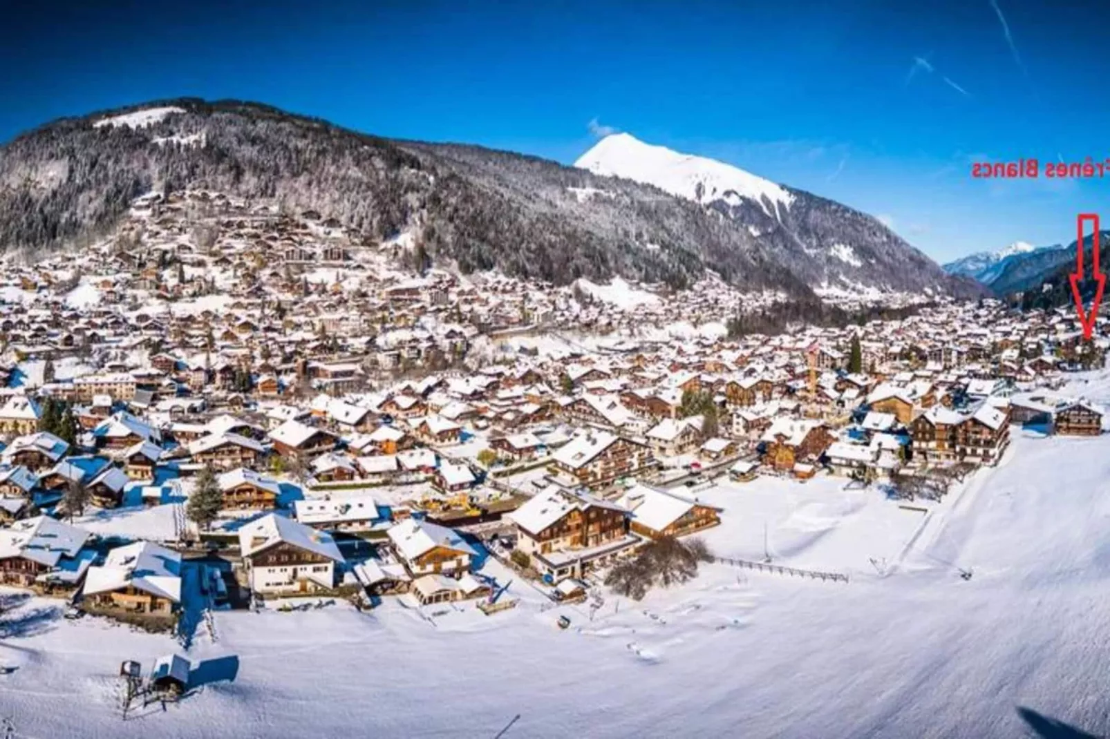 Résidence Frenes Blancs-Buitenkant zomer