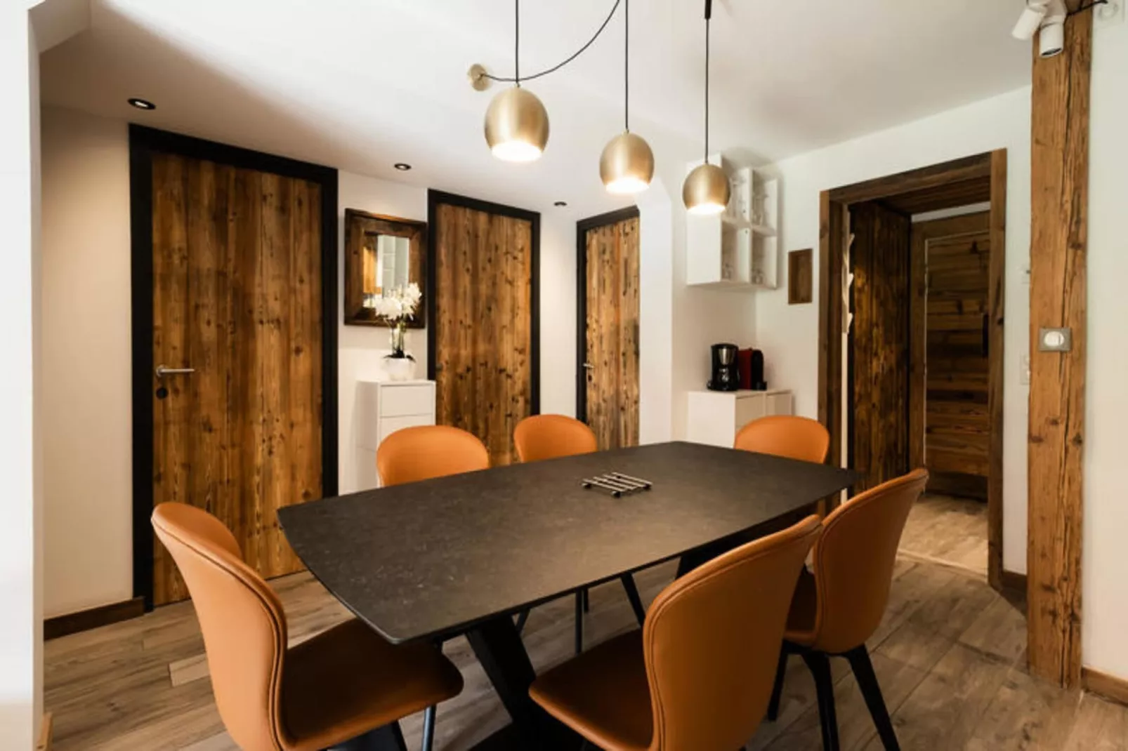 Residence Du Centre D-Buitenkant zomer