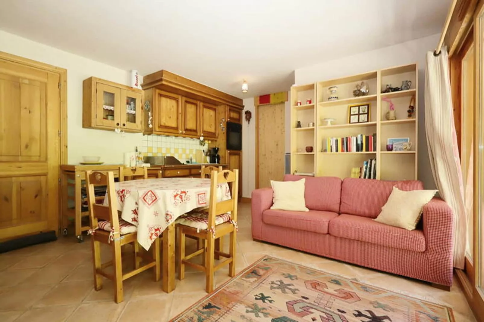 Résidence Le Hameau Des Glaciers-Eetkamer