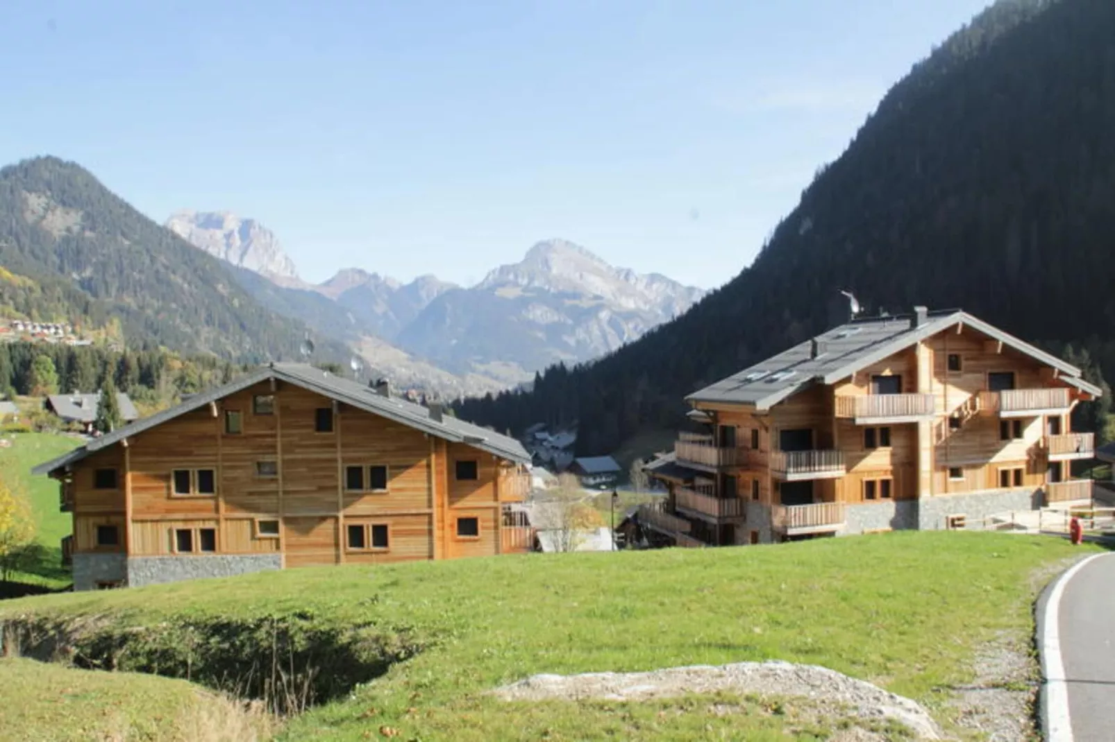 Résidence Les Quatres Elements-Buitenkant zomer