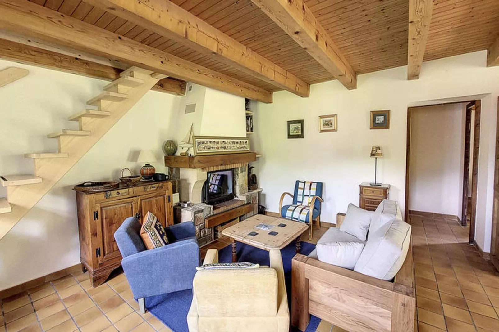 Chalets à Seytroux (Haute-Savoie)-Woonkamer