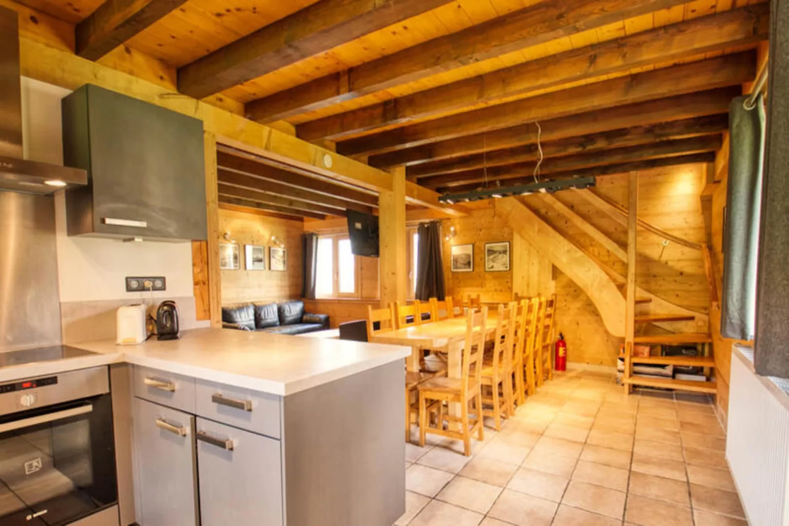 Chalet Poya-Eetkamer