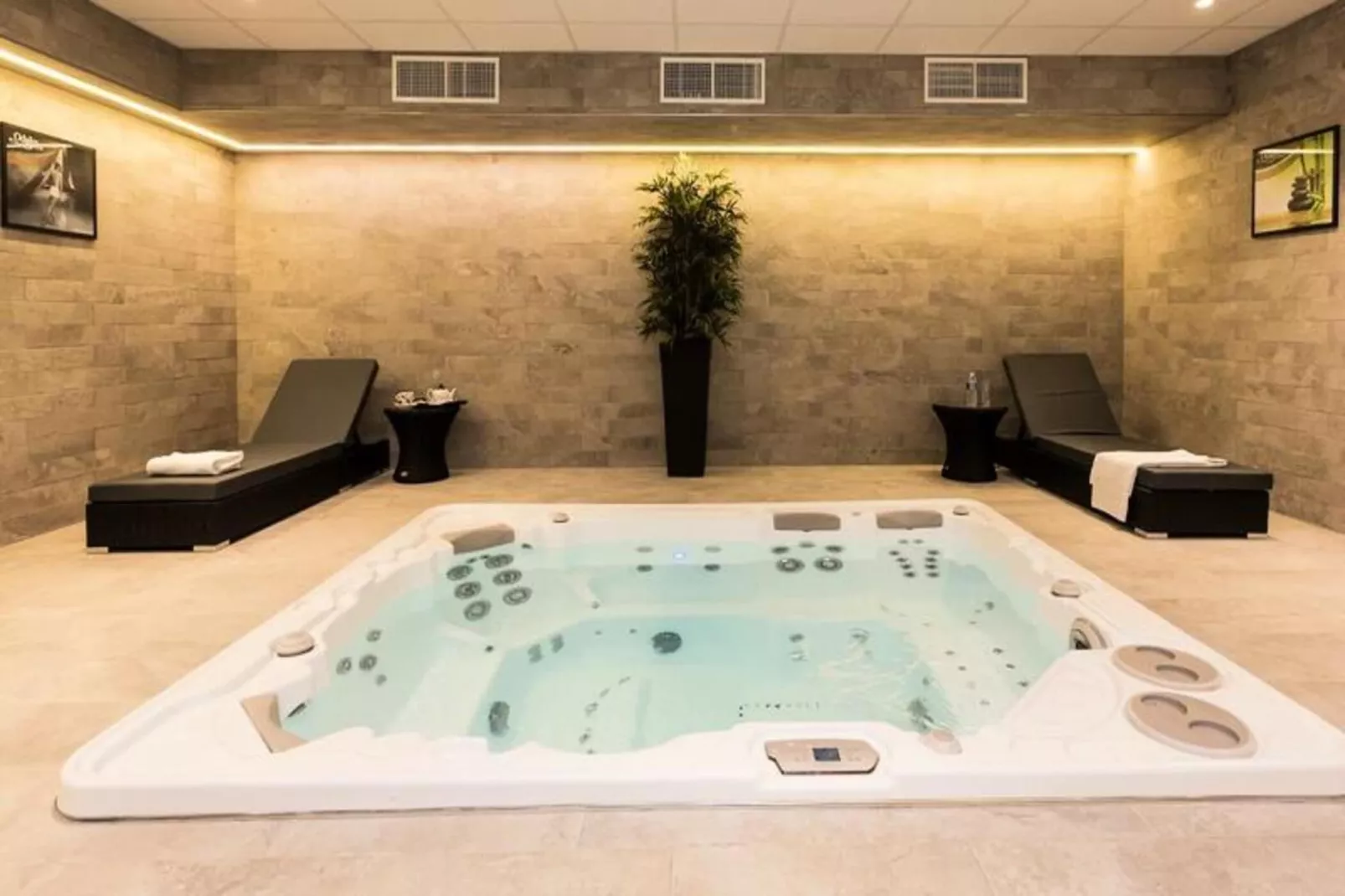 Appart'hôtel Odalys Montmartre-Zwembad