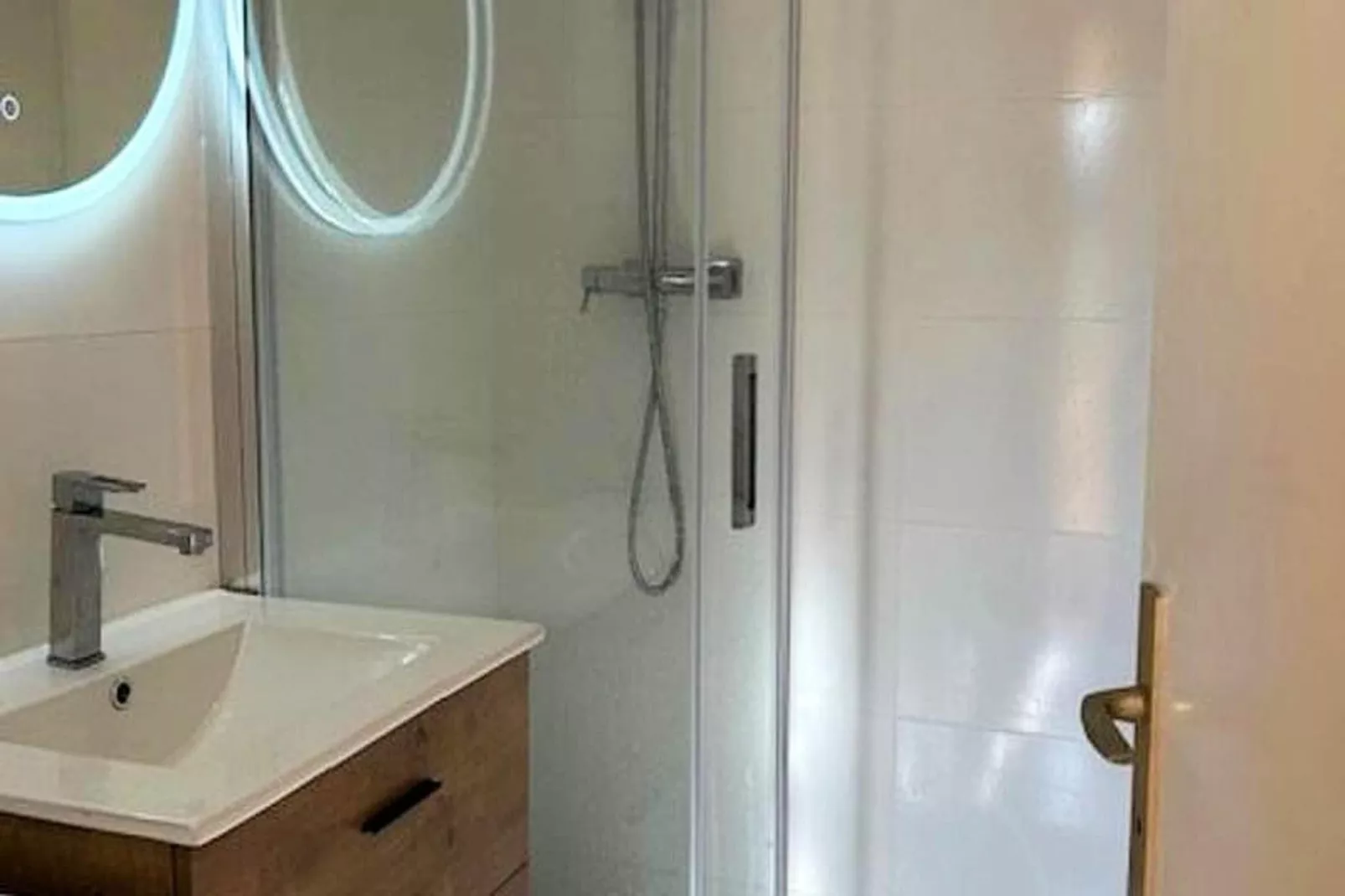 Résidence Marines D'aryana-Badkamer