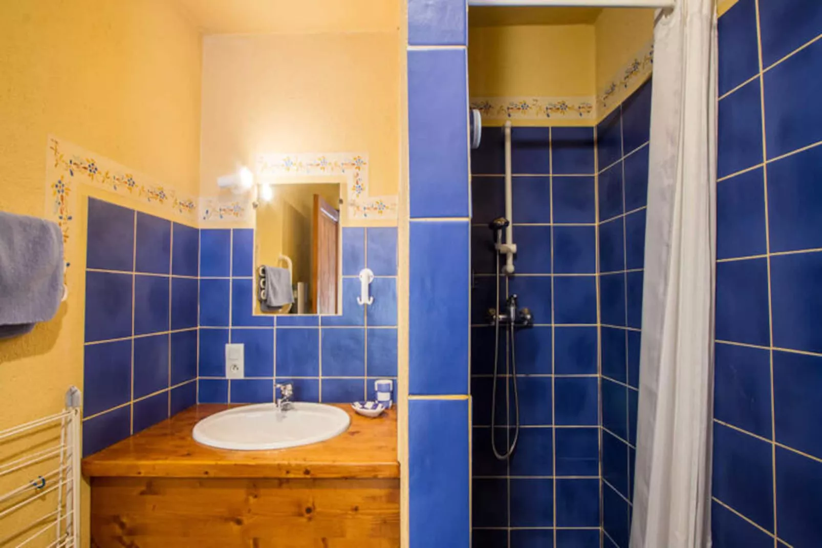 Lou Petarel, Mas Proven&ccedil;al Typique Avec Piscine Partag&eacute;e, Calme, Nature-Image-tags.