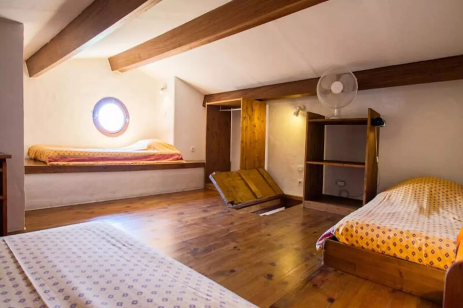 L'oubradou, Mas De Charme, Piscine Partag&eacute;e En Provence, Nature Et Calme-Image-tags.