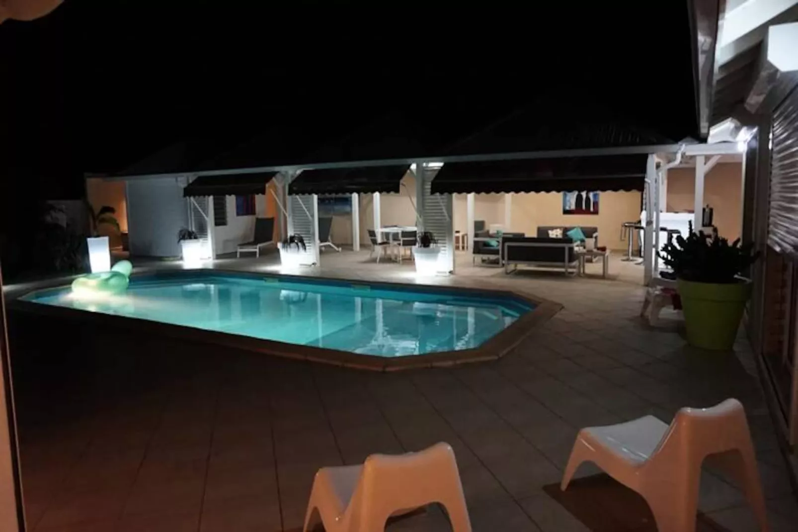 Villa Arbre Du Voyageur-Image-tags.