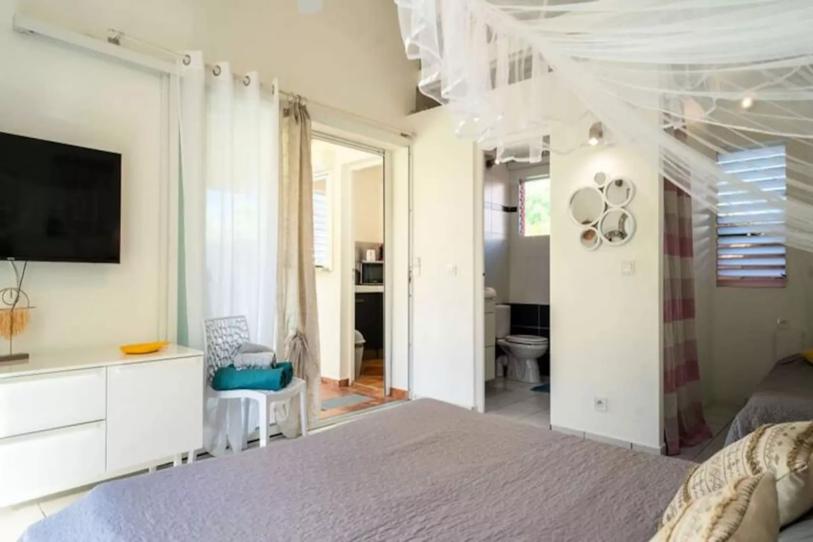 Bungalow Monarque-Image-tags.