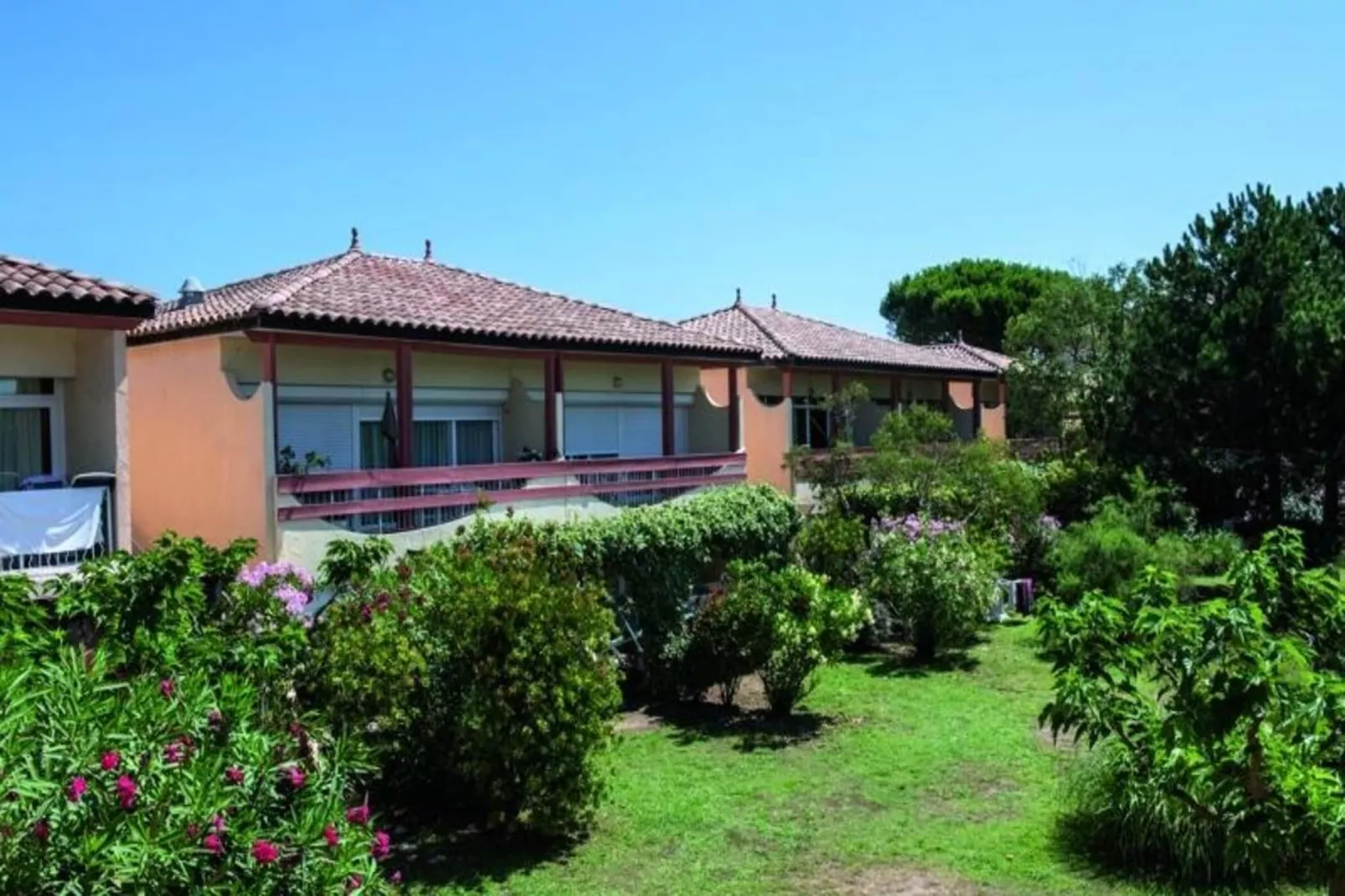 SOWELL Résidences Les Sablons***-Buitenkant zomer