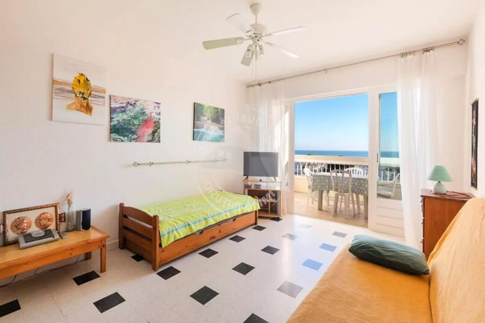 Résidence "les Tamaris"-Woonkamer