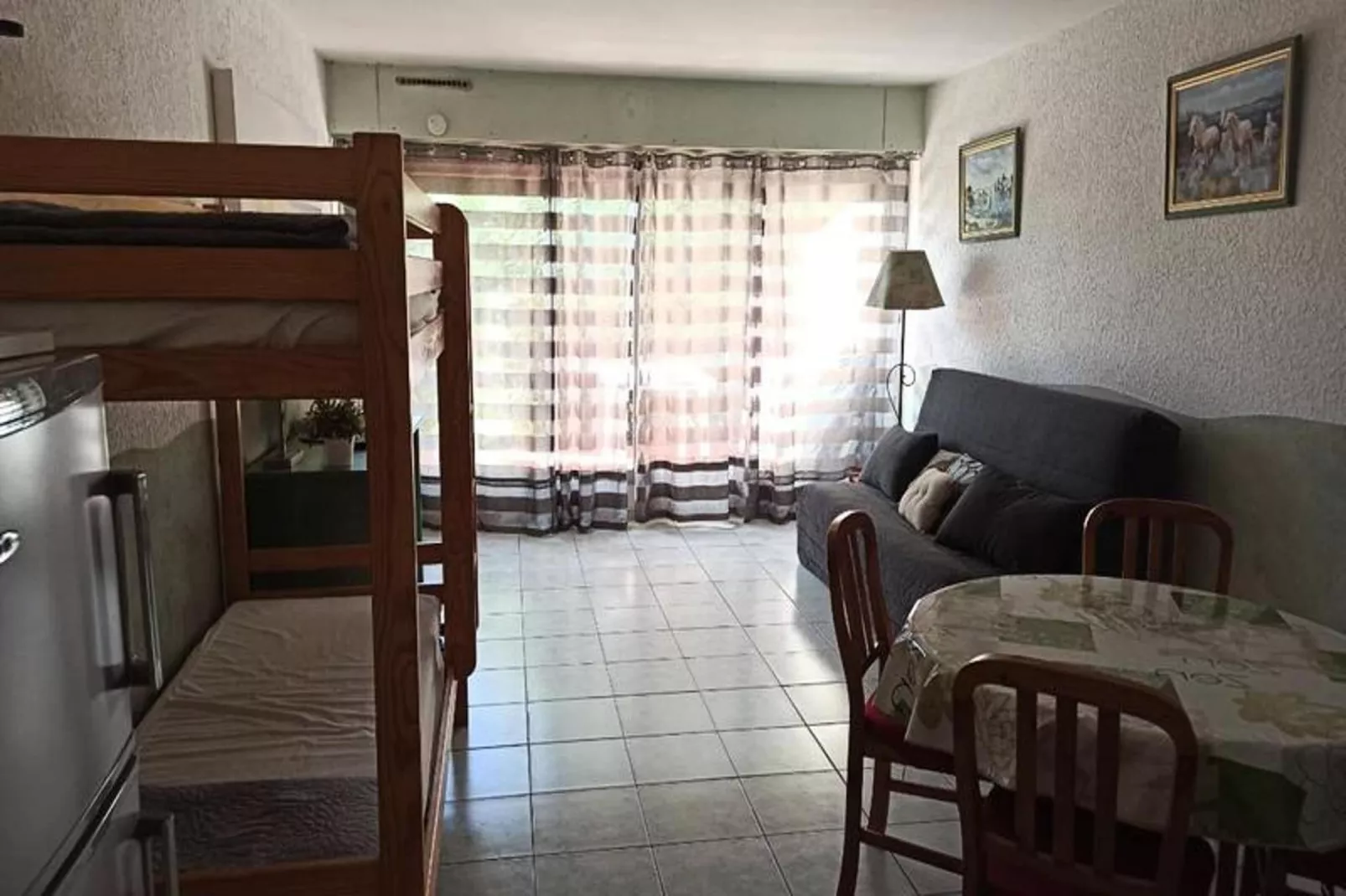 Résidence "escale Port"-Eetkamer