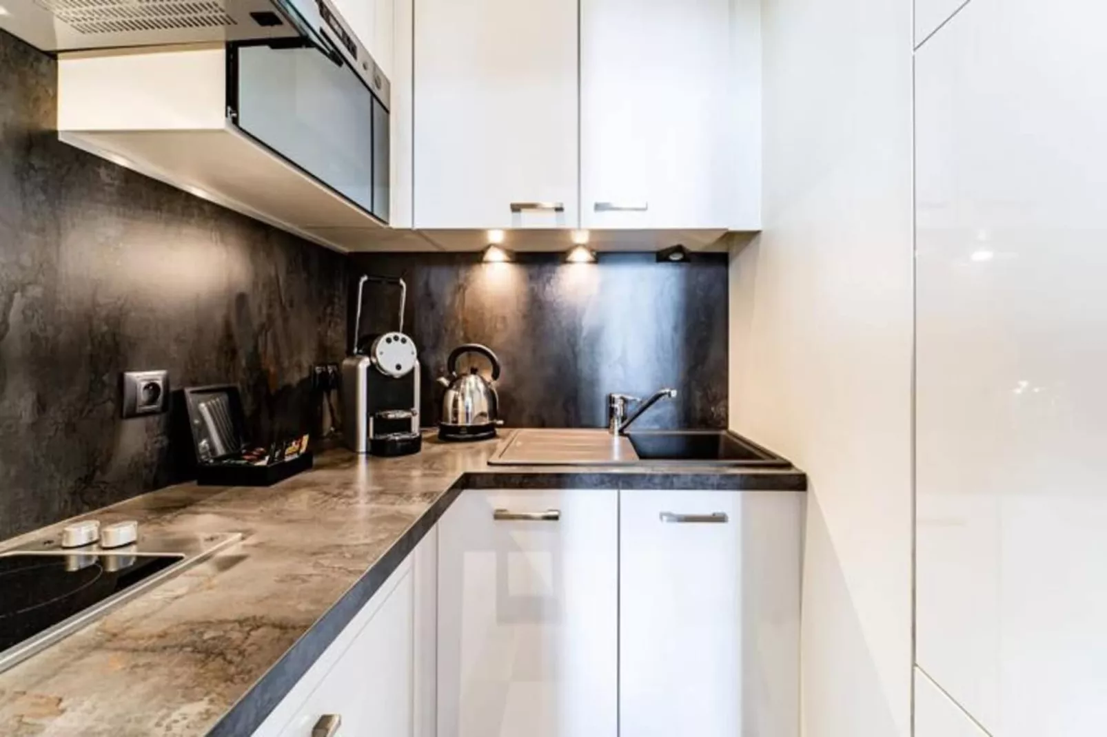 &eacute;l&eacute;gant Appartement Au C&oelig;ur Du Quartier Historique Saint-michel-Buitenkant zomer