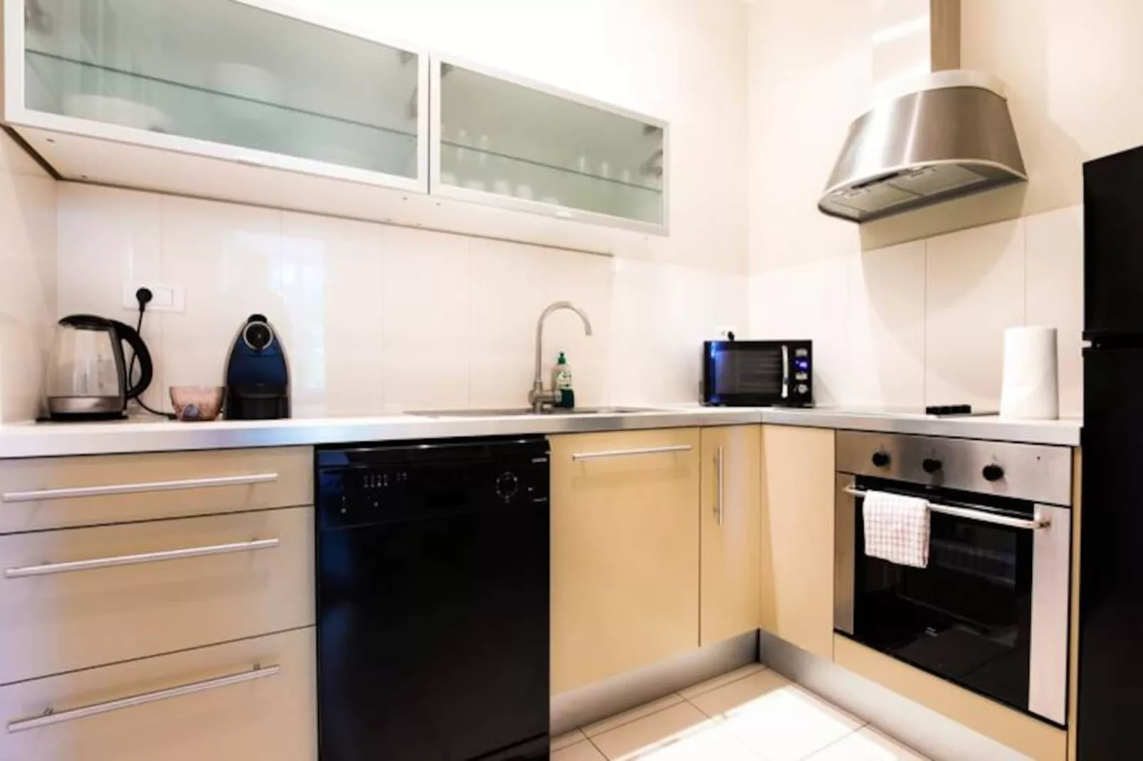 Splendide T3 De Standing, Face Au Jardin Public Pour 4 Personnes Et Enti&egrave;re-Image-tags.