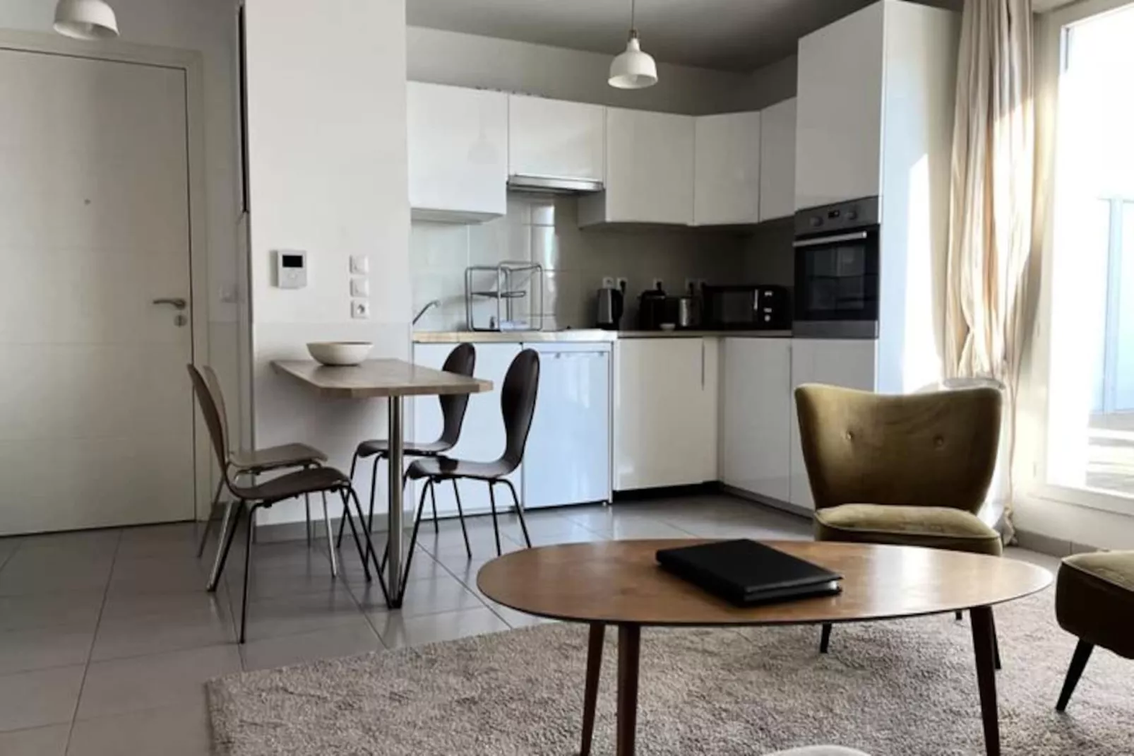 Spacieux Appartement Remarquablement Lumineux Avec Parking &agrave; La Cit&eacute; Du Vin-Image-tags.