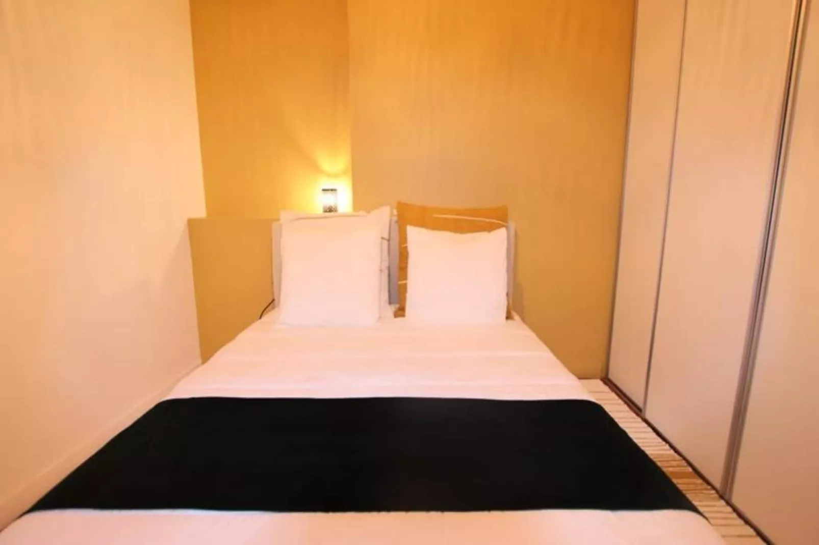 Charmant Et Rayonnant Appartement De 55 M&sup2; Situ&eacute; Dans Le Coeur De Bordeaux-Woonkamer