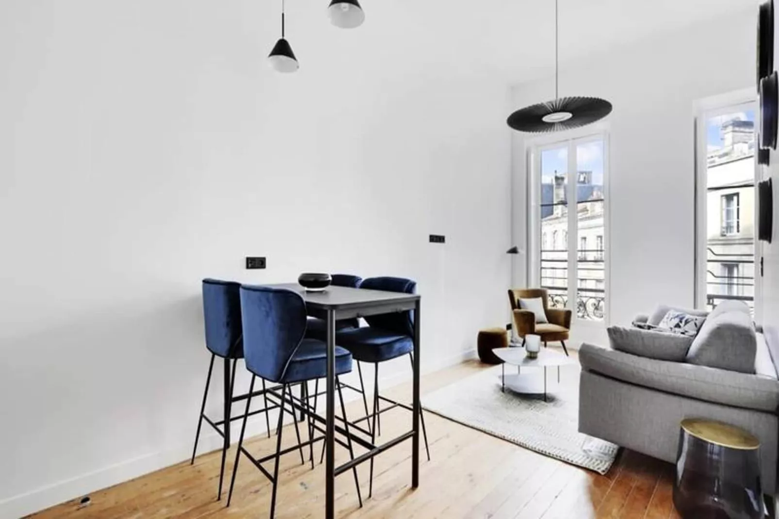 Maison Labruy&egrave;re - Suite Aviau-Buitenkant zomer