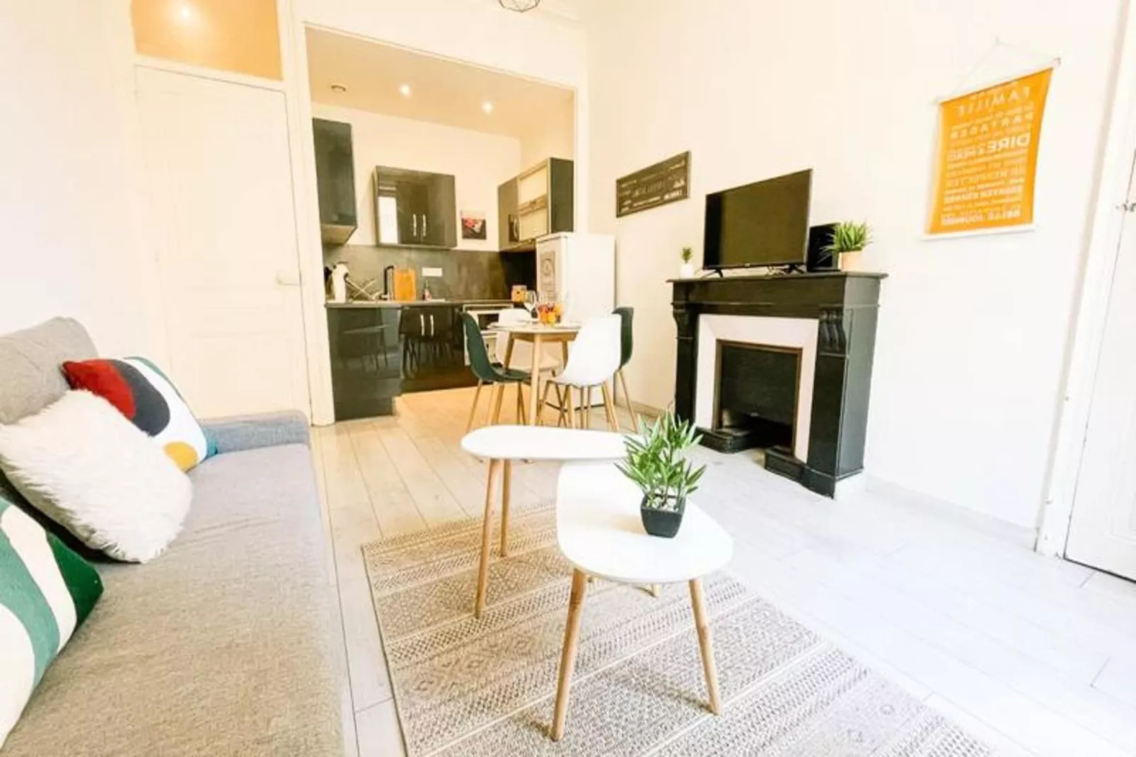 | Light Pink |t2 Proche Jaur&egrave;s, Estacade | Lumineux 🦩-Woonkamer