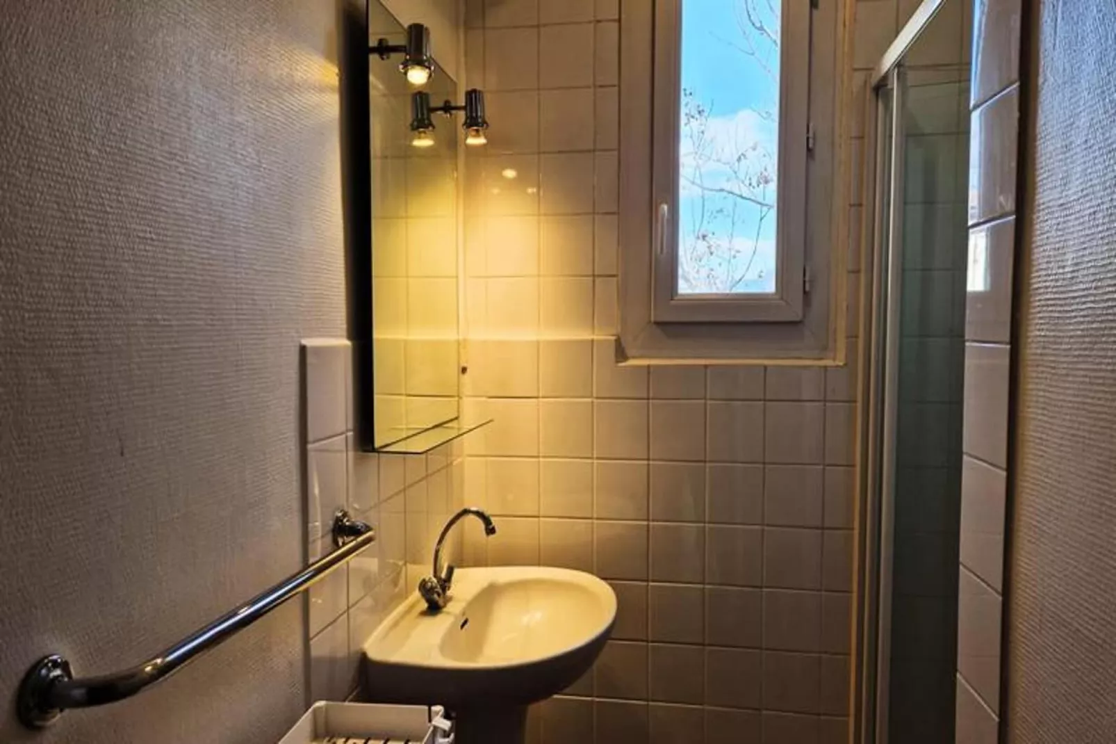 Le Spacieux T3 Pour 4 Proche De Gem Et La Gare 🗻-Badkamer