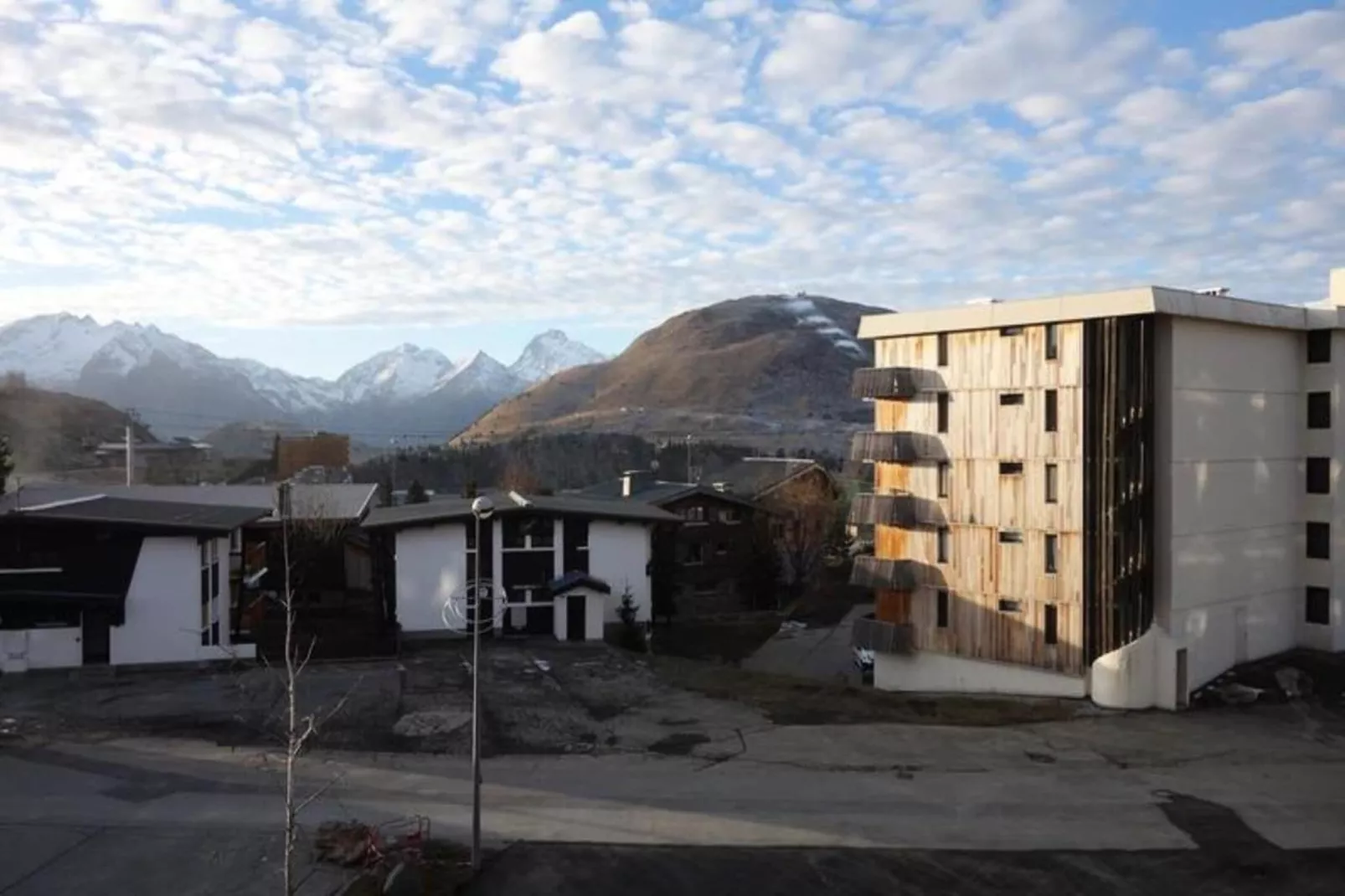 Résidence Choucas-Buitenkant zomer