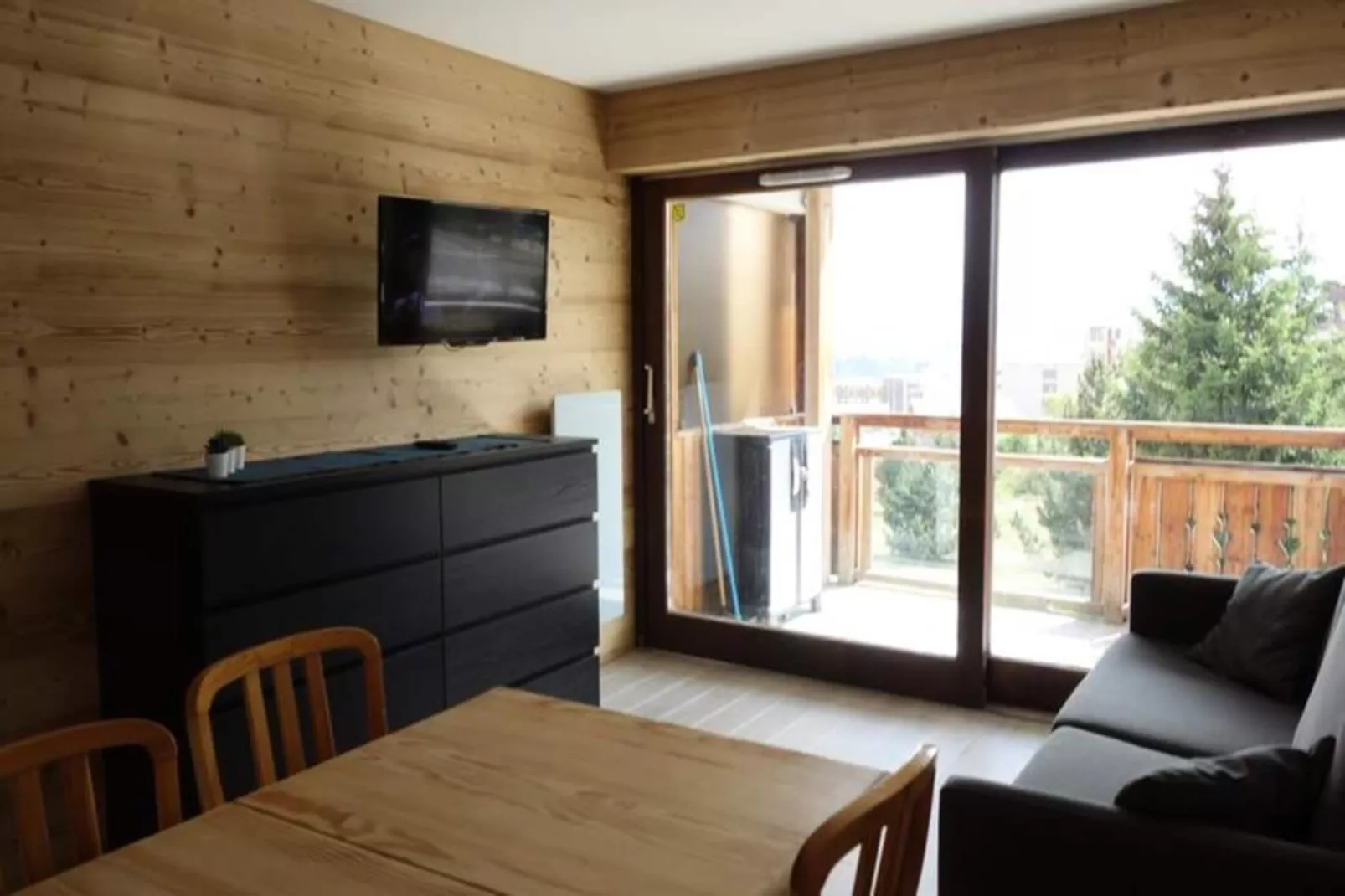 Résidence Rousses-Buitenkant zomer