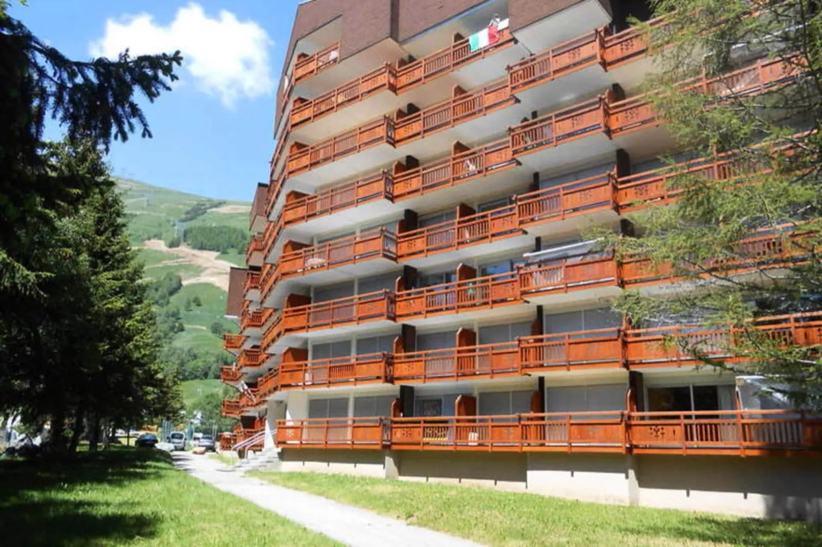 Résidence Tyrol-Buitenkant zomer