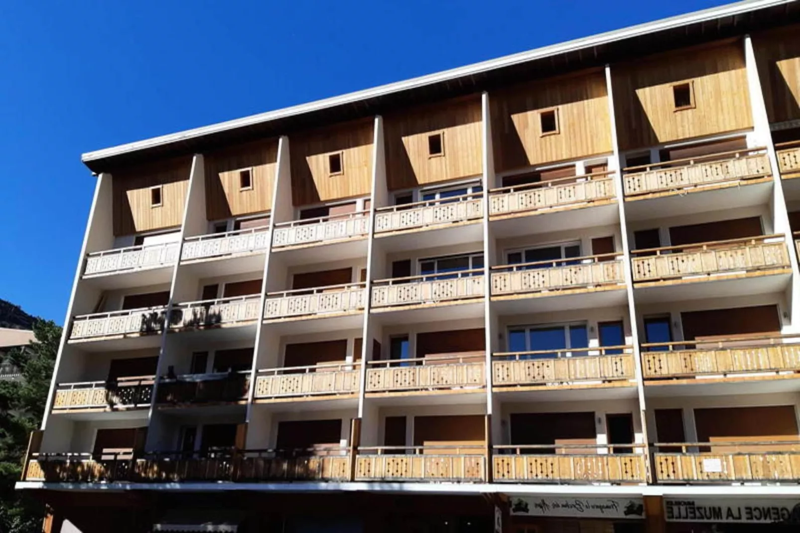 Résidence Jandri I-Buitenkant zomer