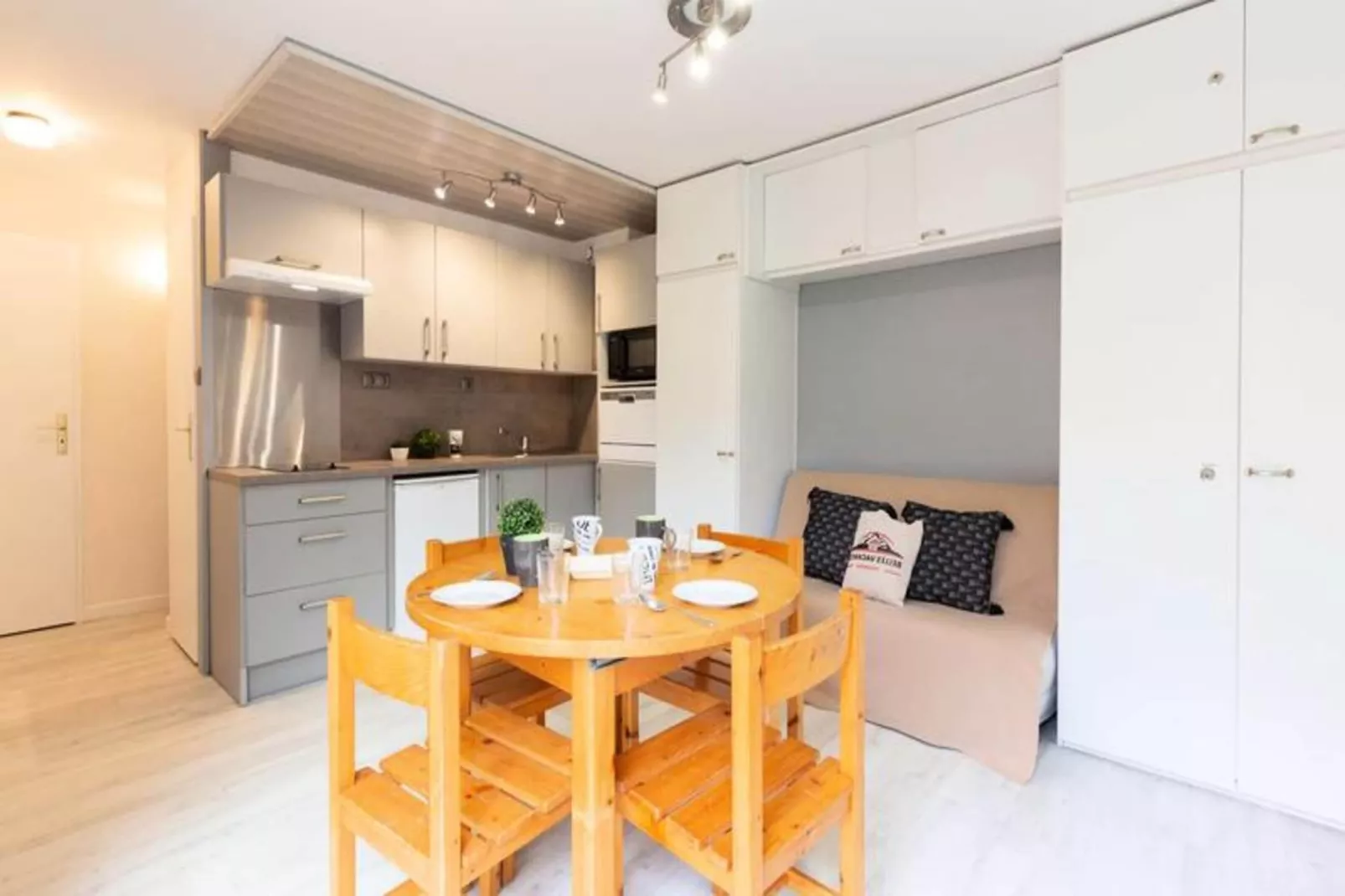 Résidence H.th.ii:bat.6-Woonkamer