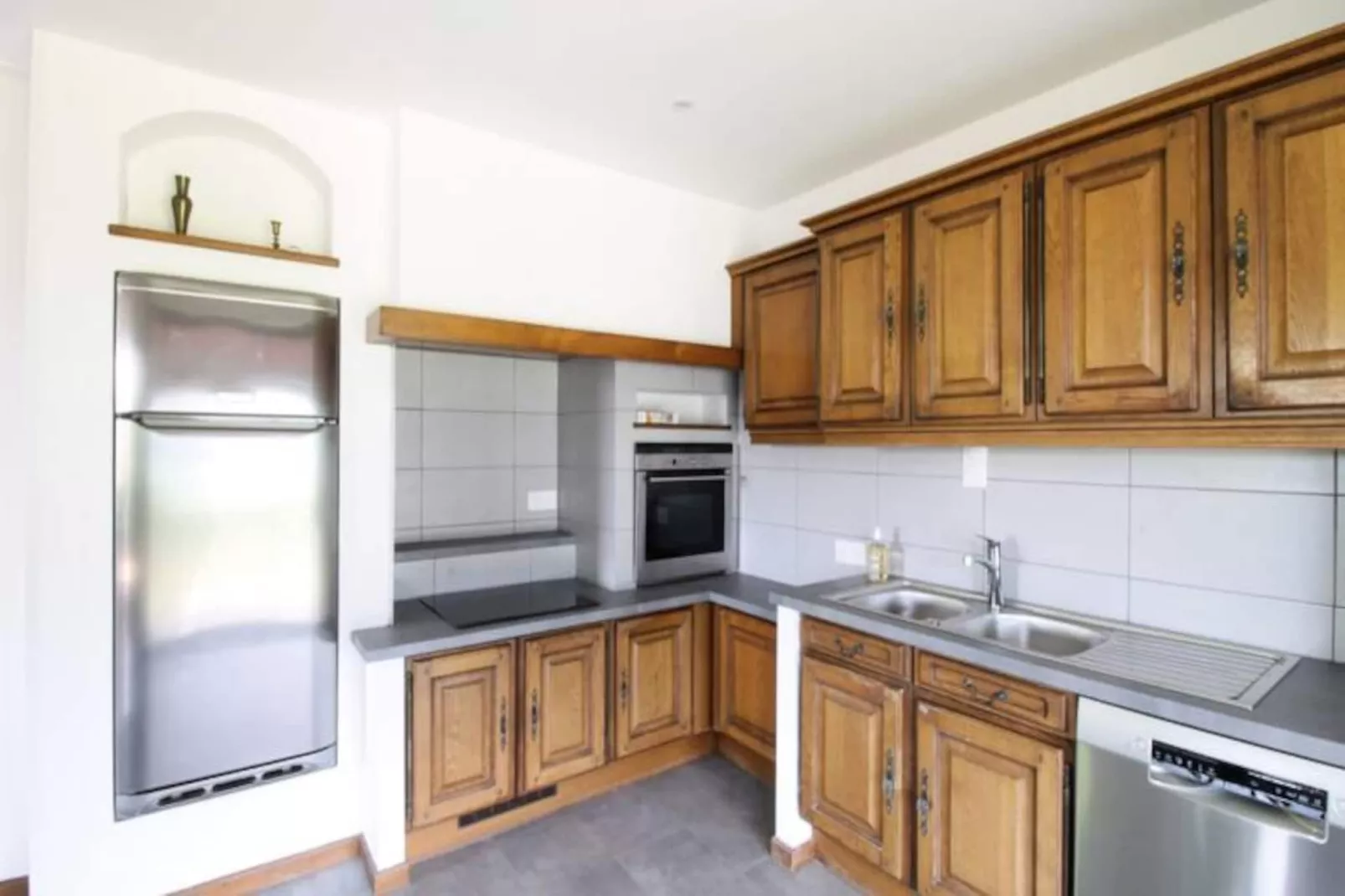 Belle Villa Sur Les Coteaux Du Lac D'aiguebelette!-Image-tags.