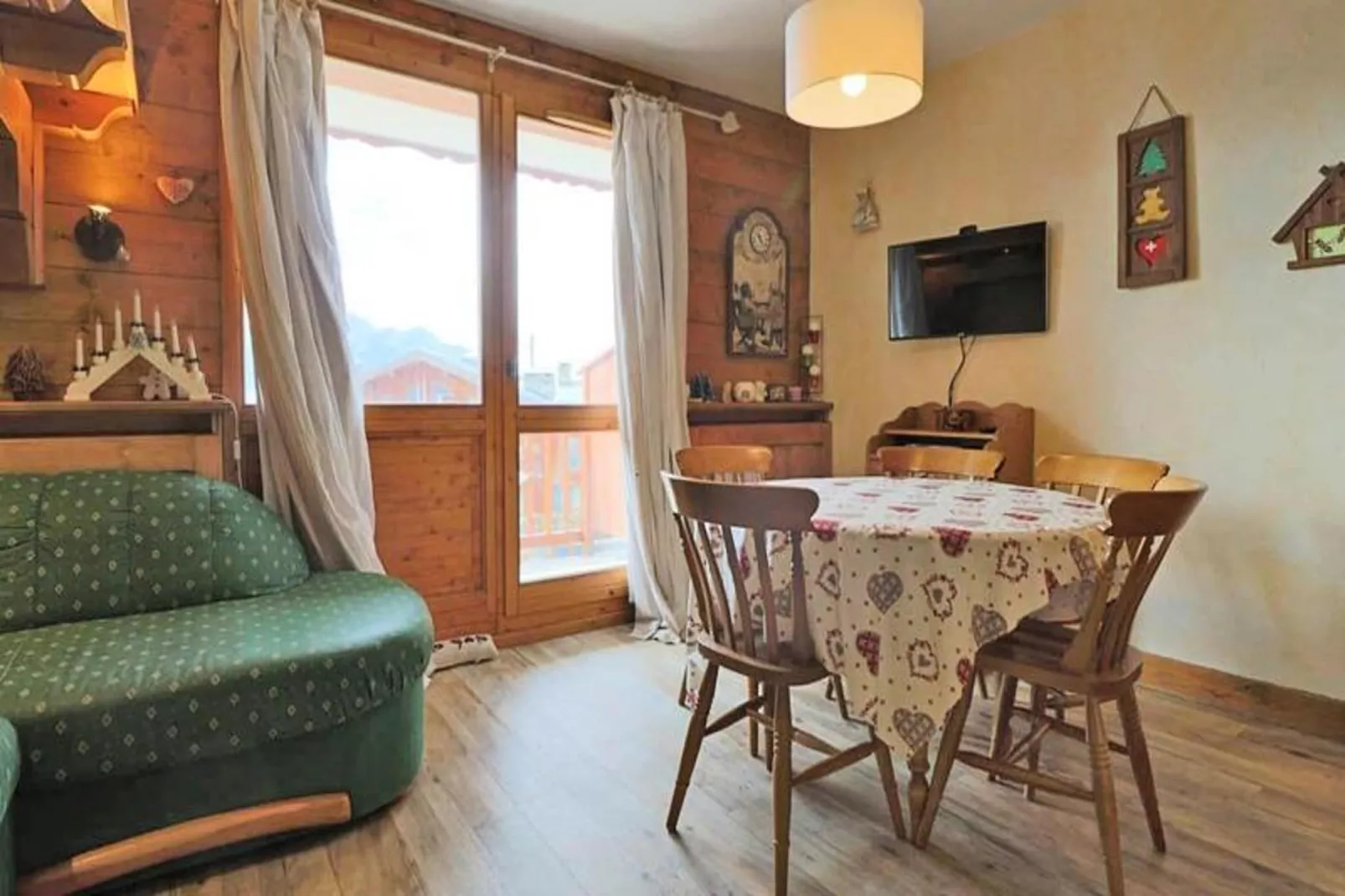 Les Chalets Du Valai-Eetkamer