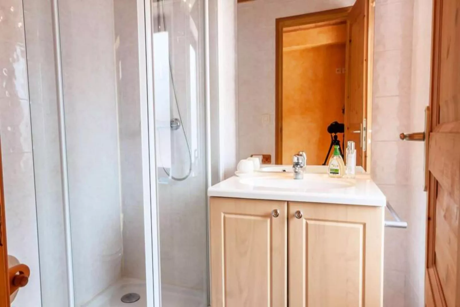 Résidence Place Eglise-Badkamer