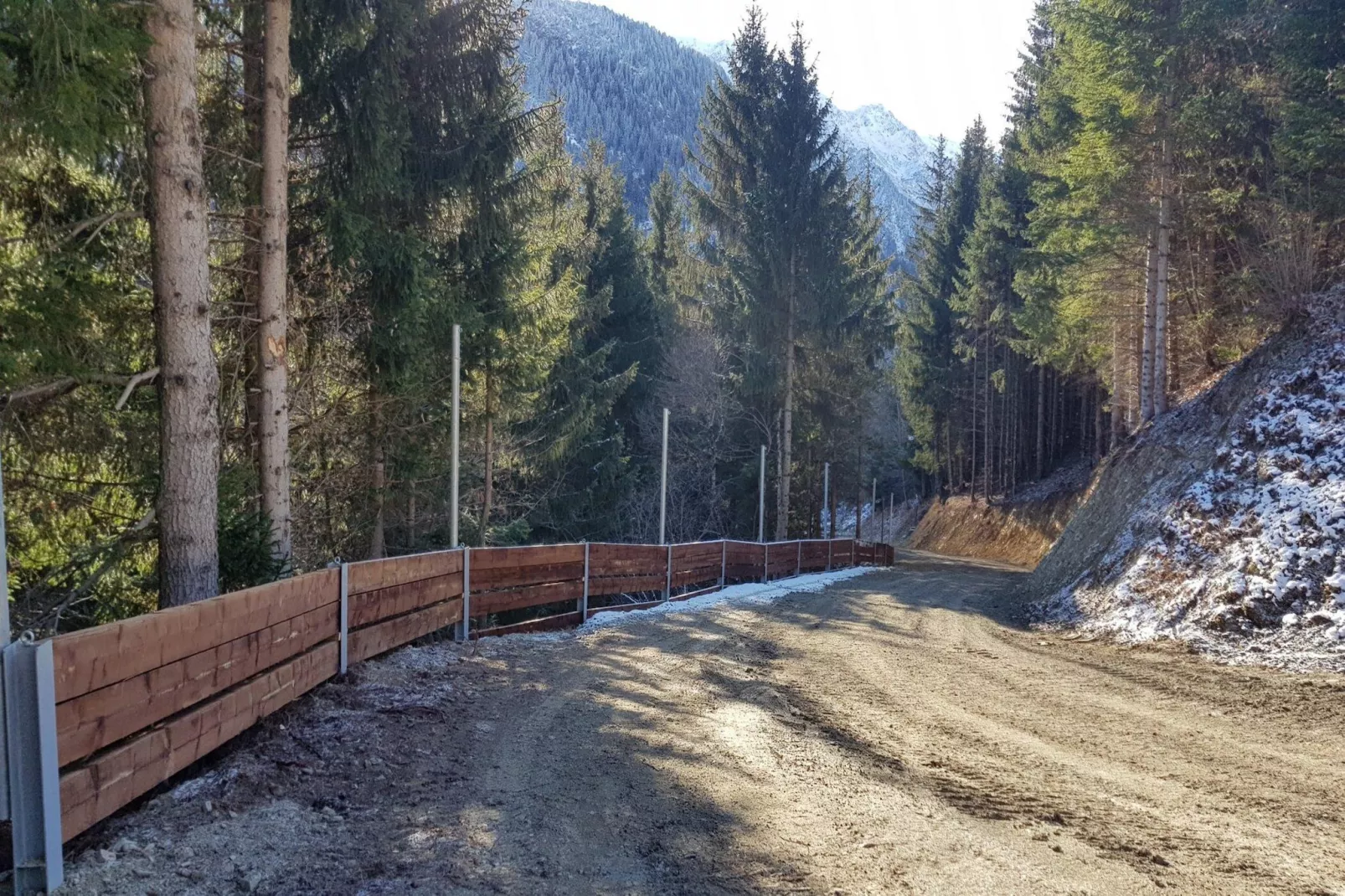 Résidence Le Brulaz-Buitenkant zomer