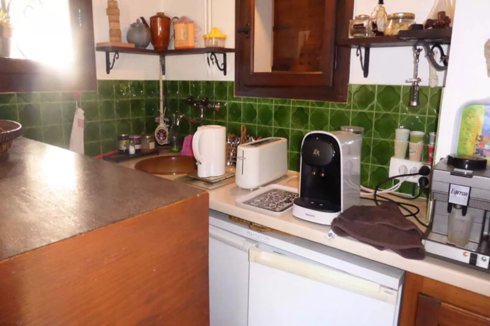 Chalet Santa Claus-Image-tags.