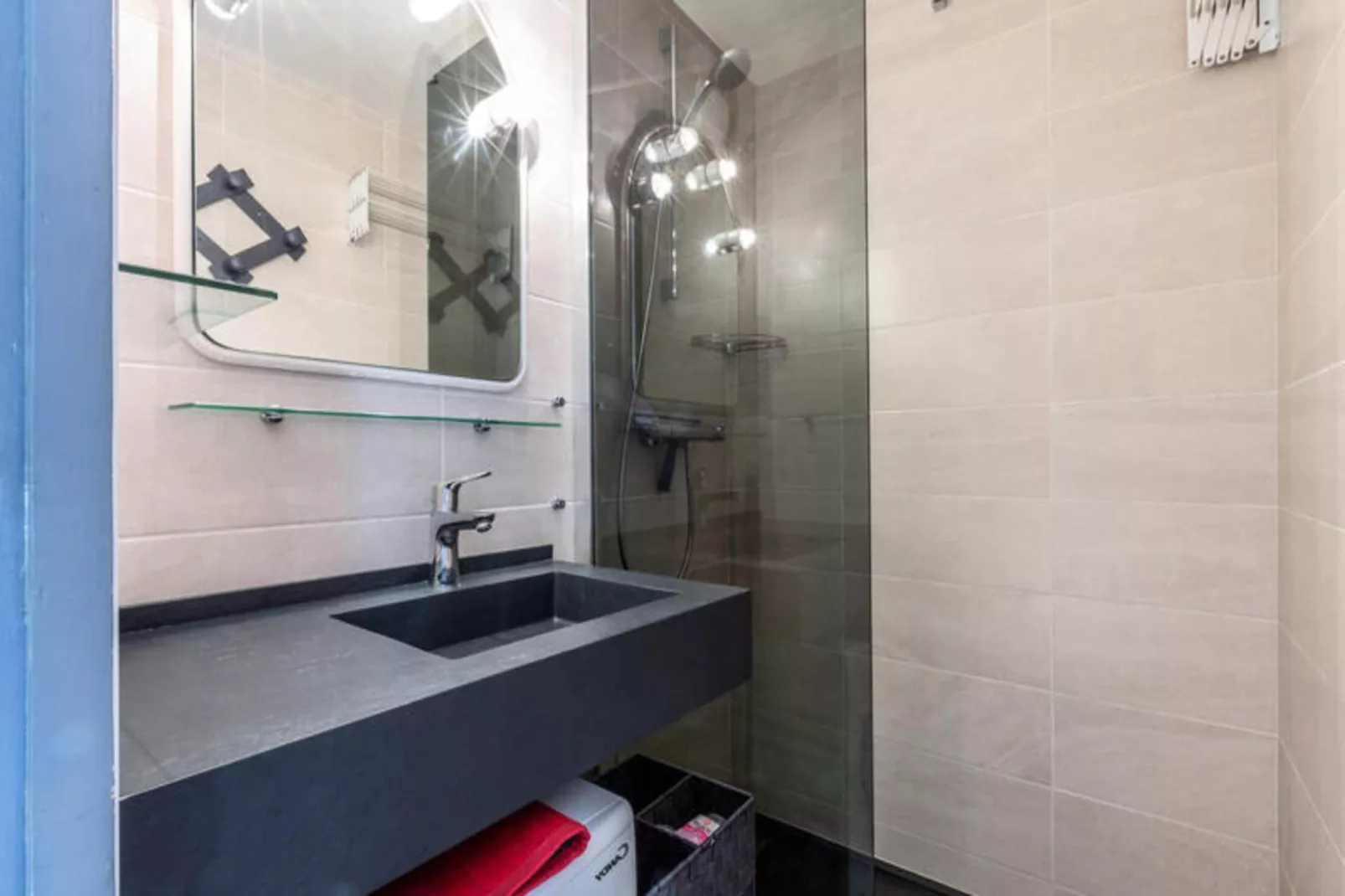 Résidence Parnasse 2-Badkamer