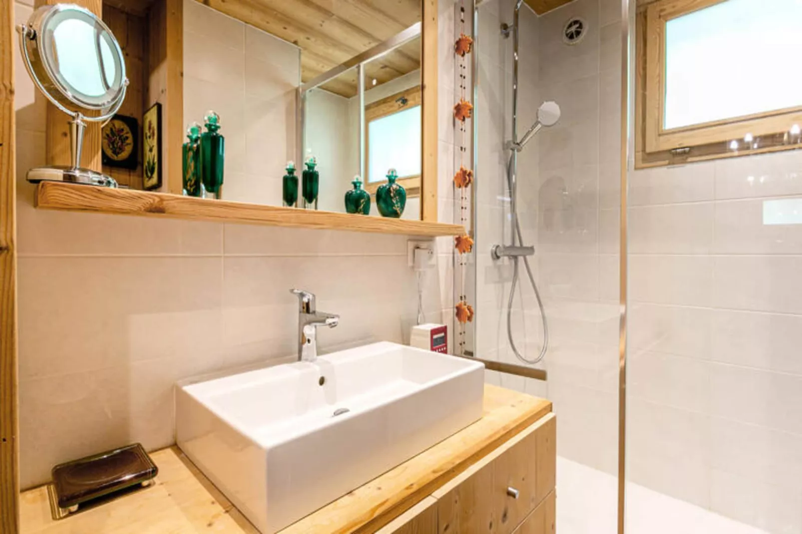 Résidence La Berraz-Badkamer